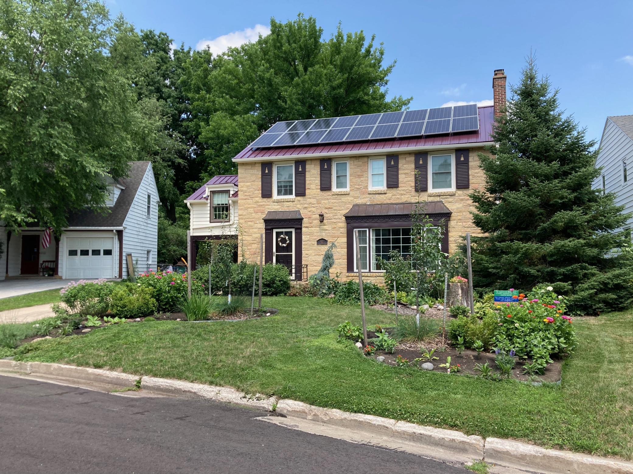 1st image of 827 10 1/2 St Sw, Rochester, MN 55902 | MLS# 7067316