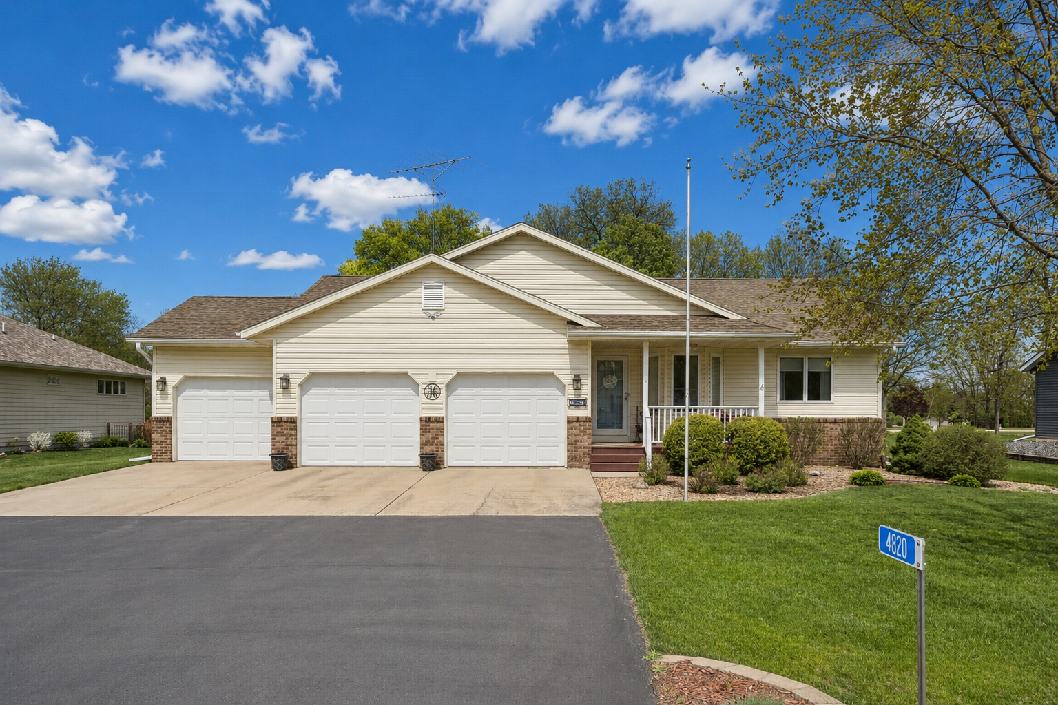 Homes for sale in Faribault, MN | 4820 Echo Ct, Faribault, MN 55021 | MLS# 7067397
