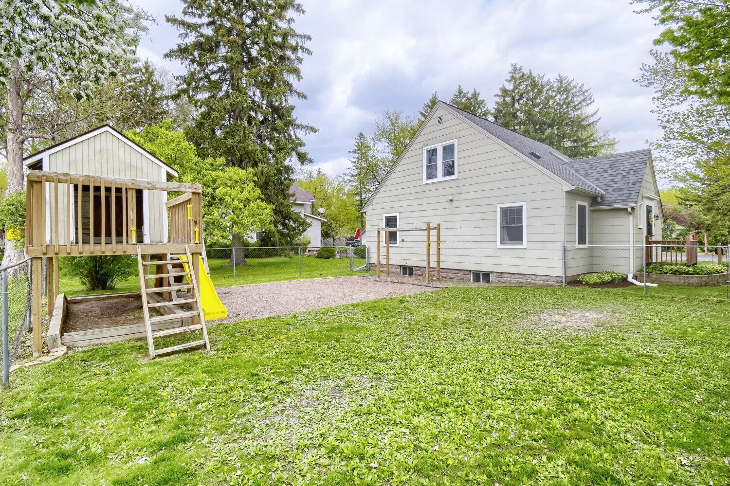 Homes for sale in River Falls, WI | 527 W Division St, River Falls, WI 54022 | MLS# 7067449