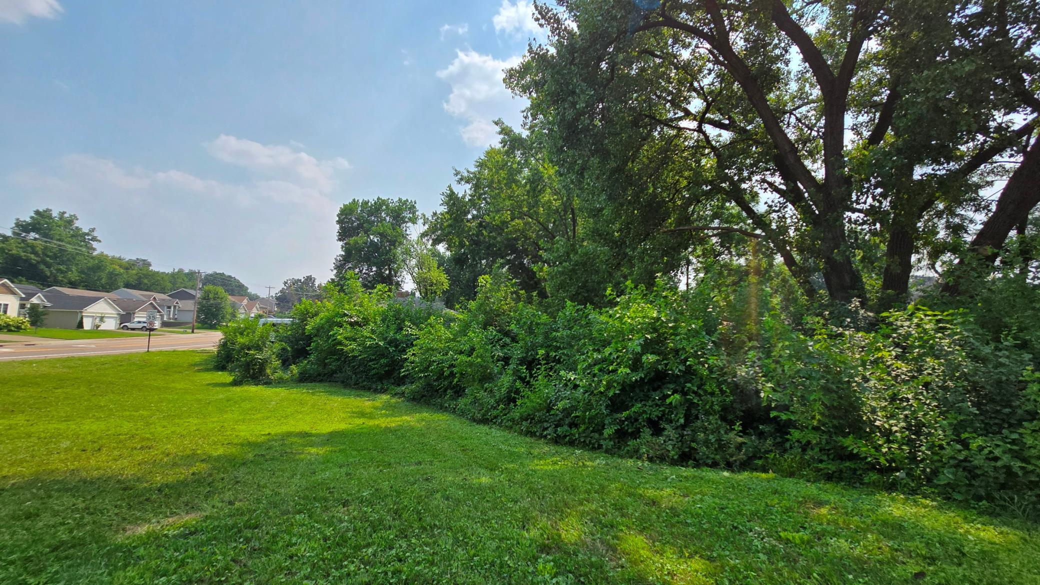 3rd image of 3949 Douglas Dr N, Crystal, MN 55422 | MLS# 7067719