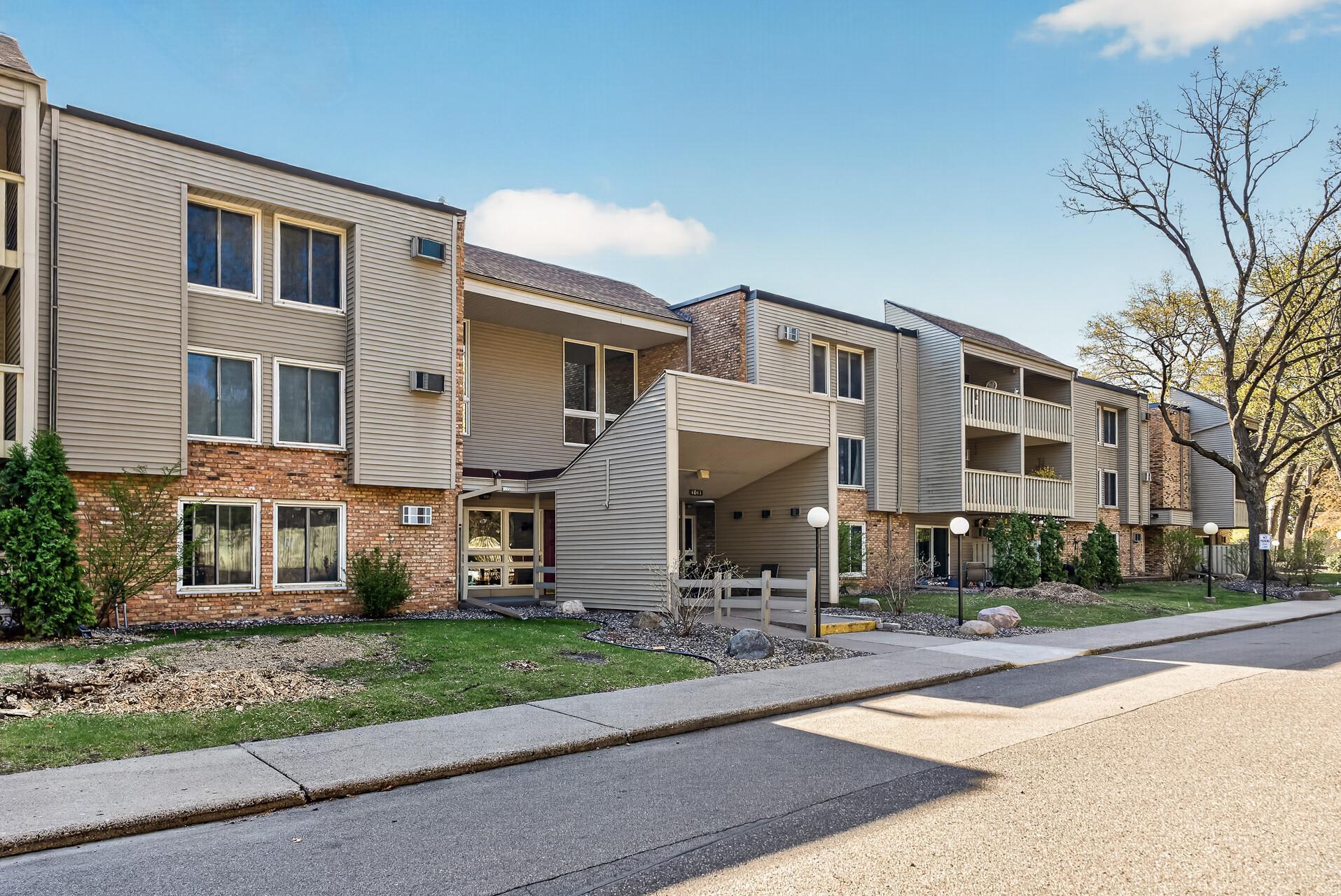 Homes for sale in Shoreview, MN | 4045 Hodgson Rd #211, Shoreview, MN 55126 | MLS# 7067828