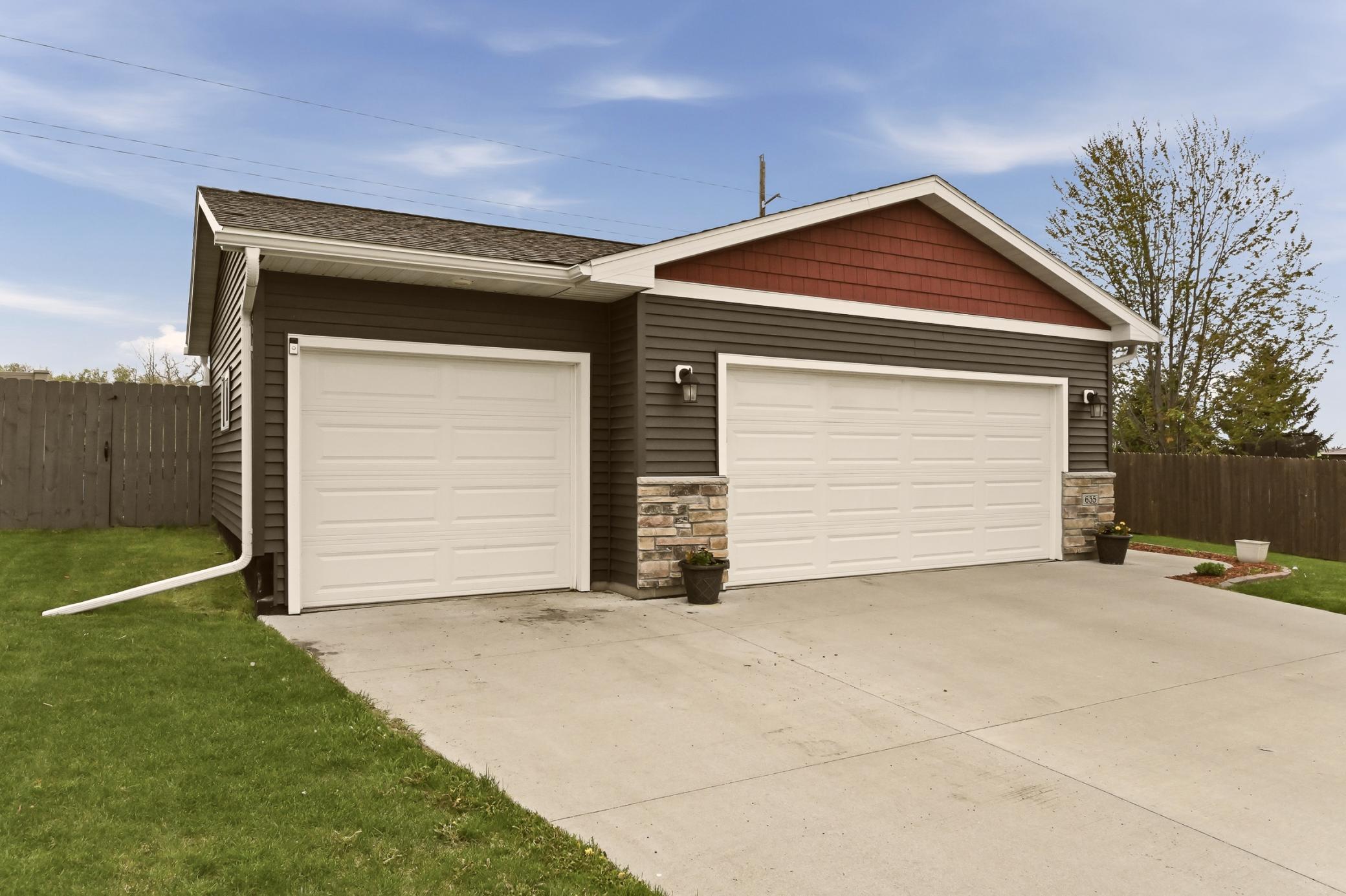 Homes for sale in Zumbrota, MN | 635 Strafford Dr, Zumbrota, MN 55992 | MLS# 7067913