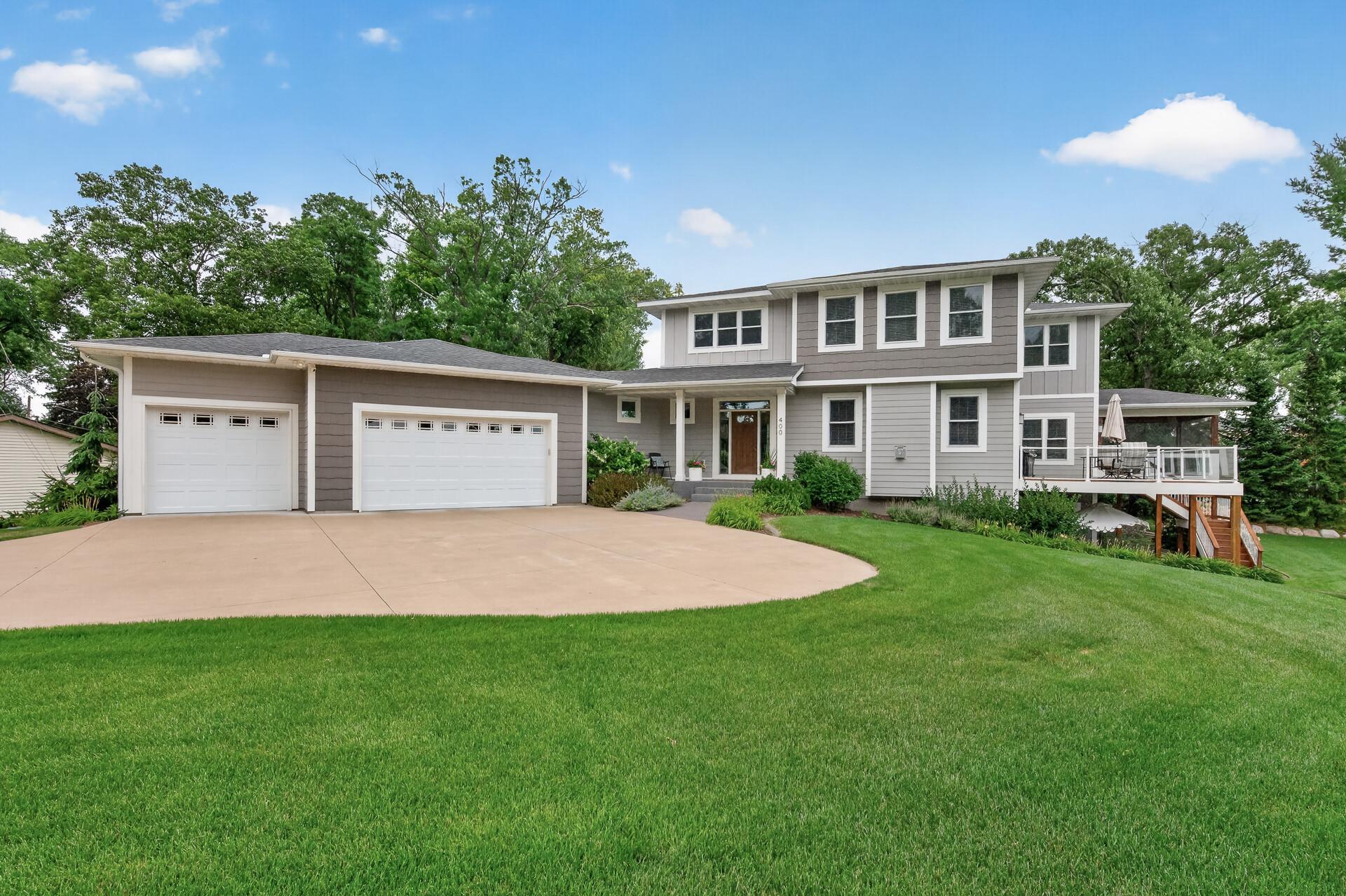 2nd image of 400 E Horseshoe Dr, Saint Paul, MN 55126 | MLS# 7068153