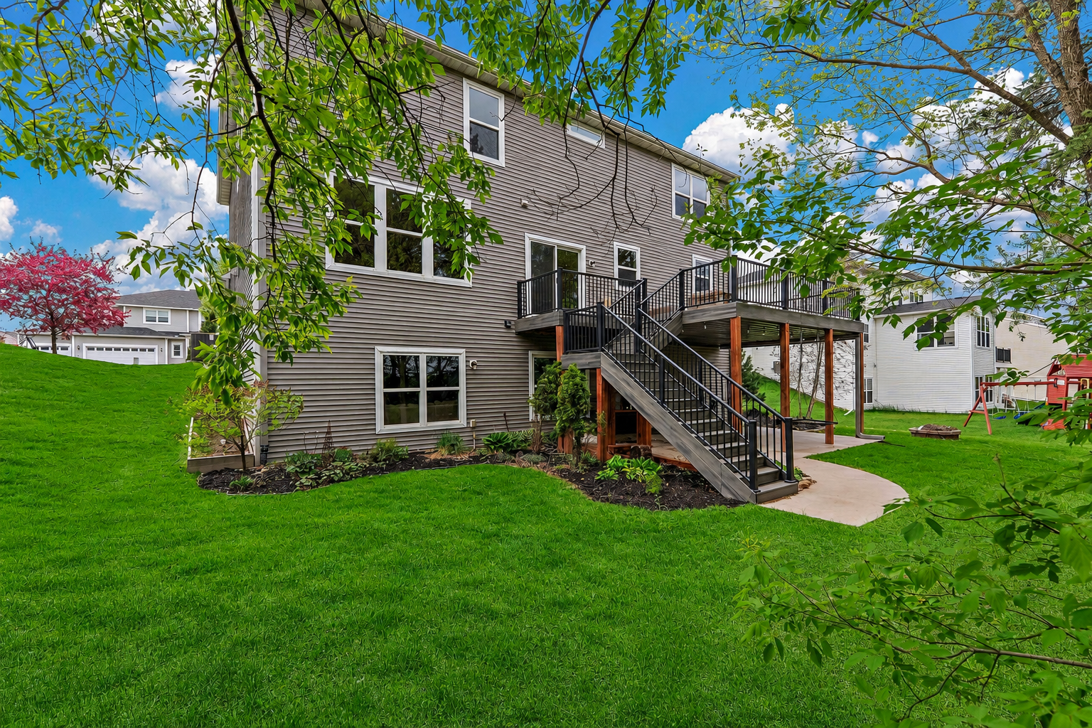 2nd image of 9289 Summerlin Ct, Saint Paul, MN 55129 | MLS# 7068491