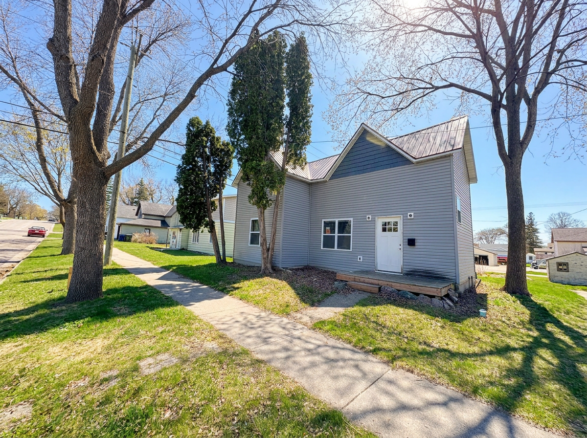 Homes for sale in Fergus Falls, MN | 710 S Oak St, Fergus Falls, MN 56537 | MLS# 7068600