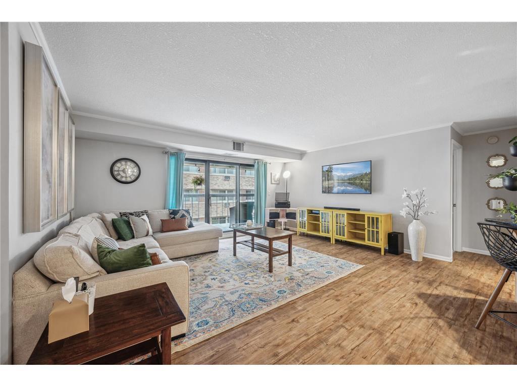 Homes for sale in Minneapolis, MN | 2885 Knox Ave S #405, Minneapolis, MN 55408 | MLS# 7068842