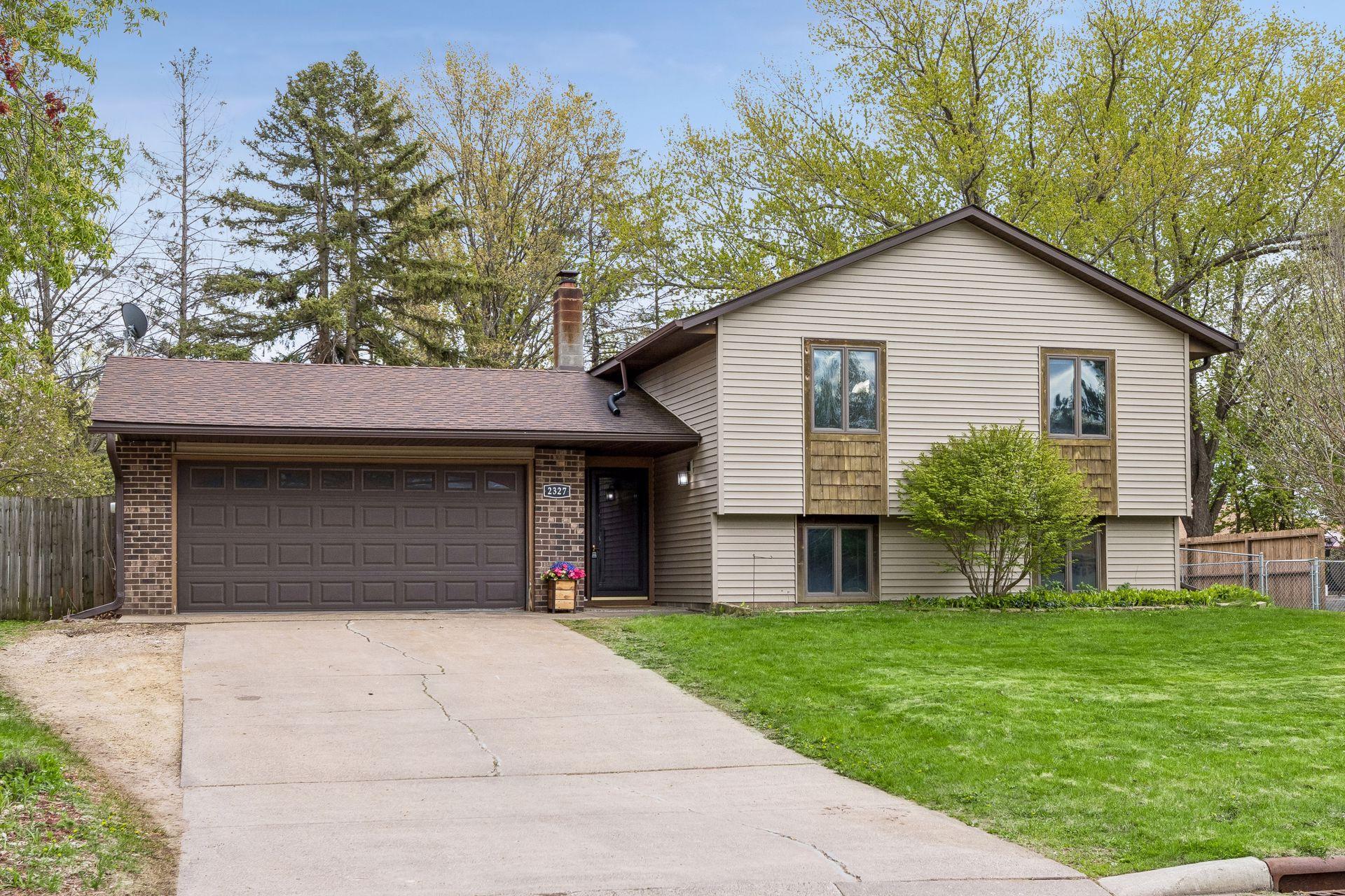 Homes for sale in Stillwater, MN | 2327 Hidden Valley Ln, Stillwater, MN 55082 | MLS# 7068873
