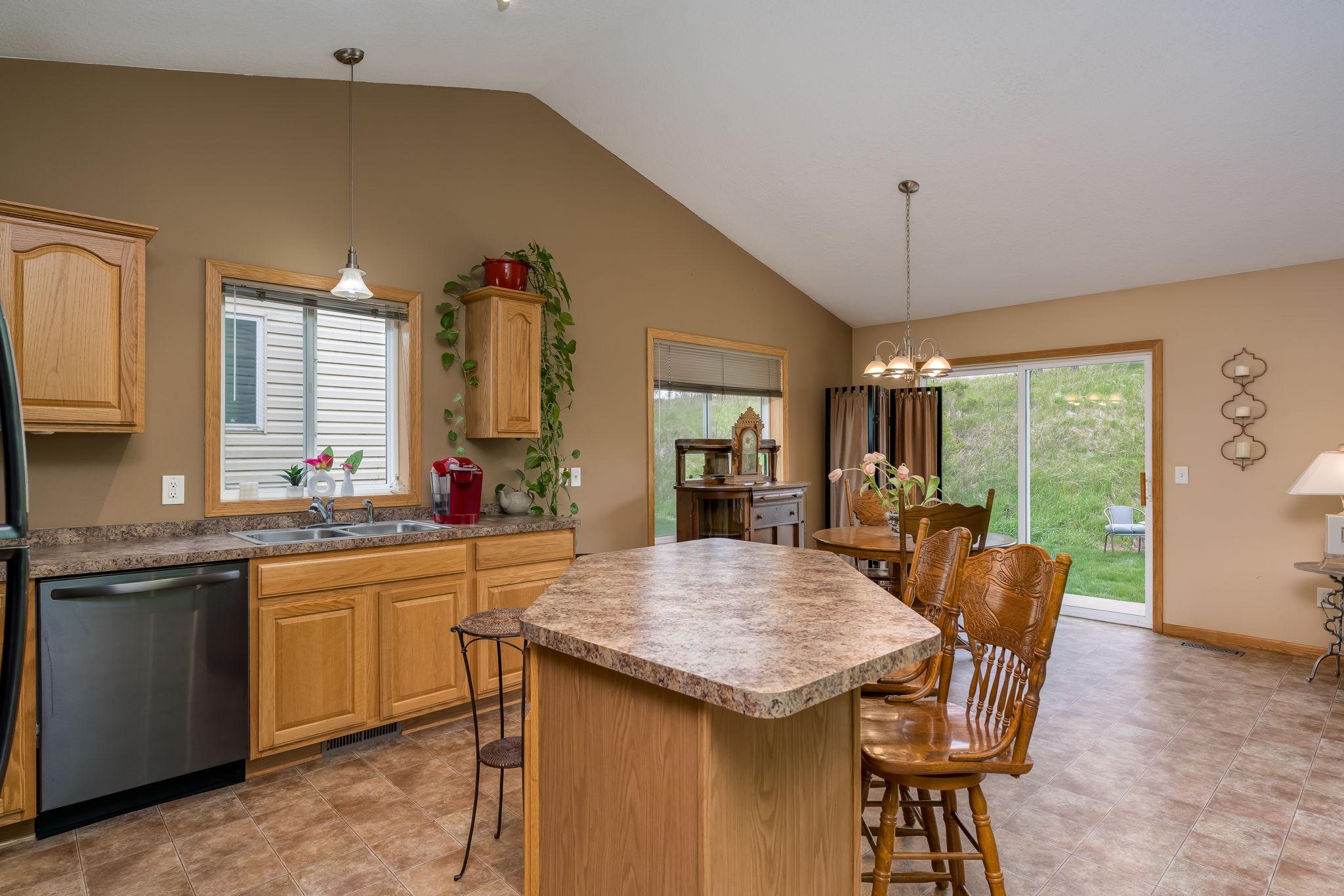Homes for sale in Madison Lake, MN | 709 Tomahawk Ct, Madison Lake, MN 56063 | MLS# 7069138