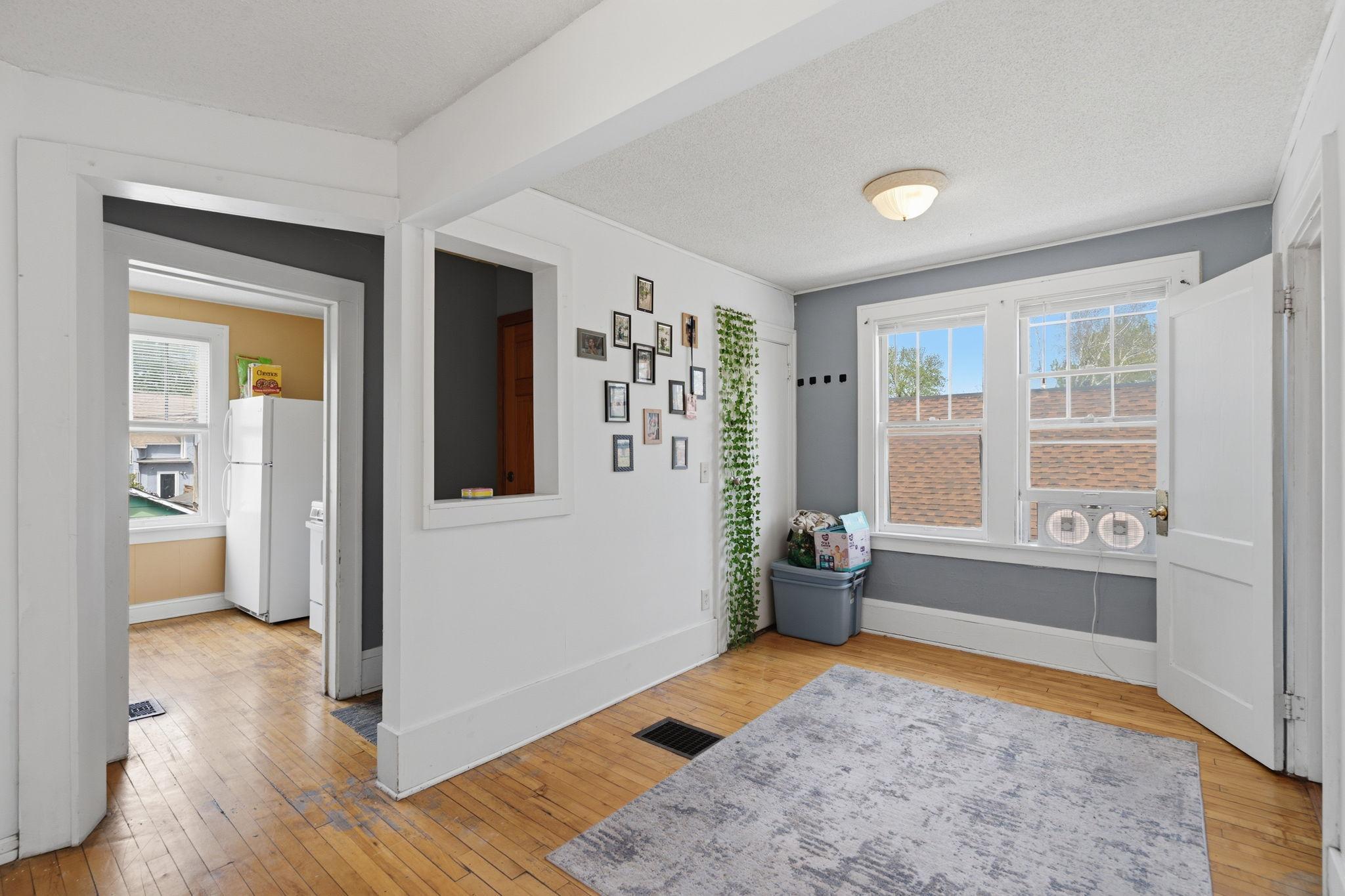 2nd image of 1105 Rose Ave E, Saint Paul, MN 55106 | MLS# 7069426
