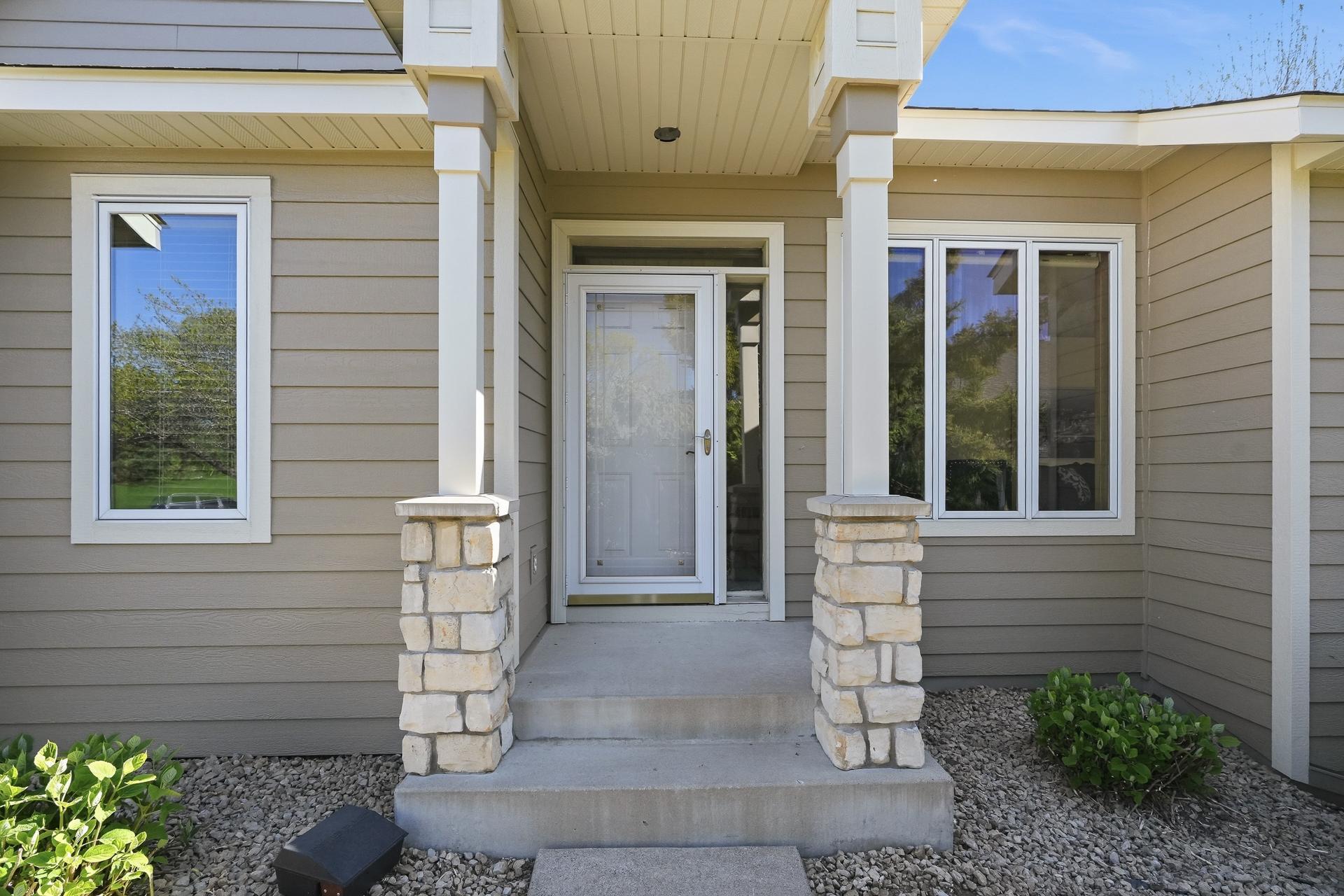 5th image of 8821 Stonebrooke Ct, Saint Paul, MN 55125 | MLS# 7069769