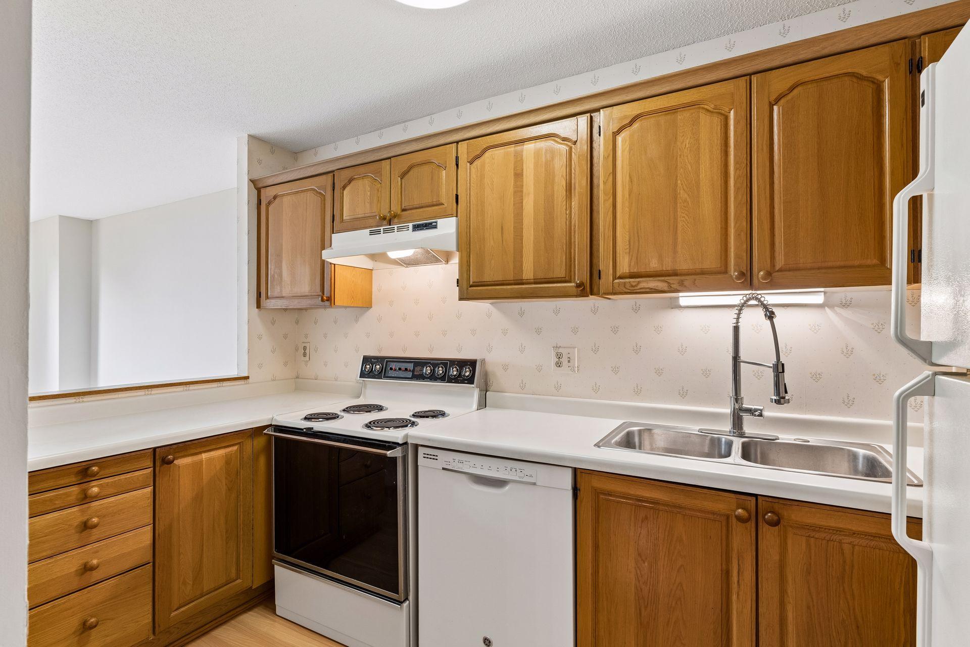 3rd image of 1425 W 28Th St #315, Minneapolis, MN 55408 | MLS# 7069827