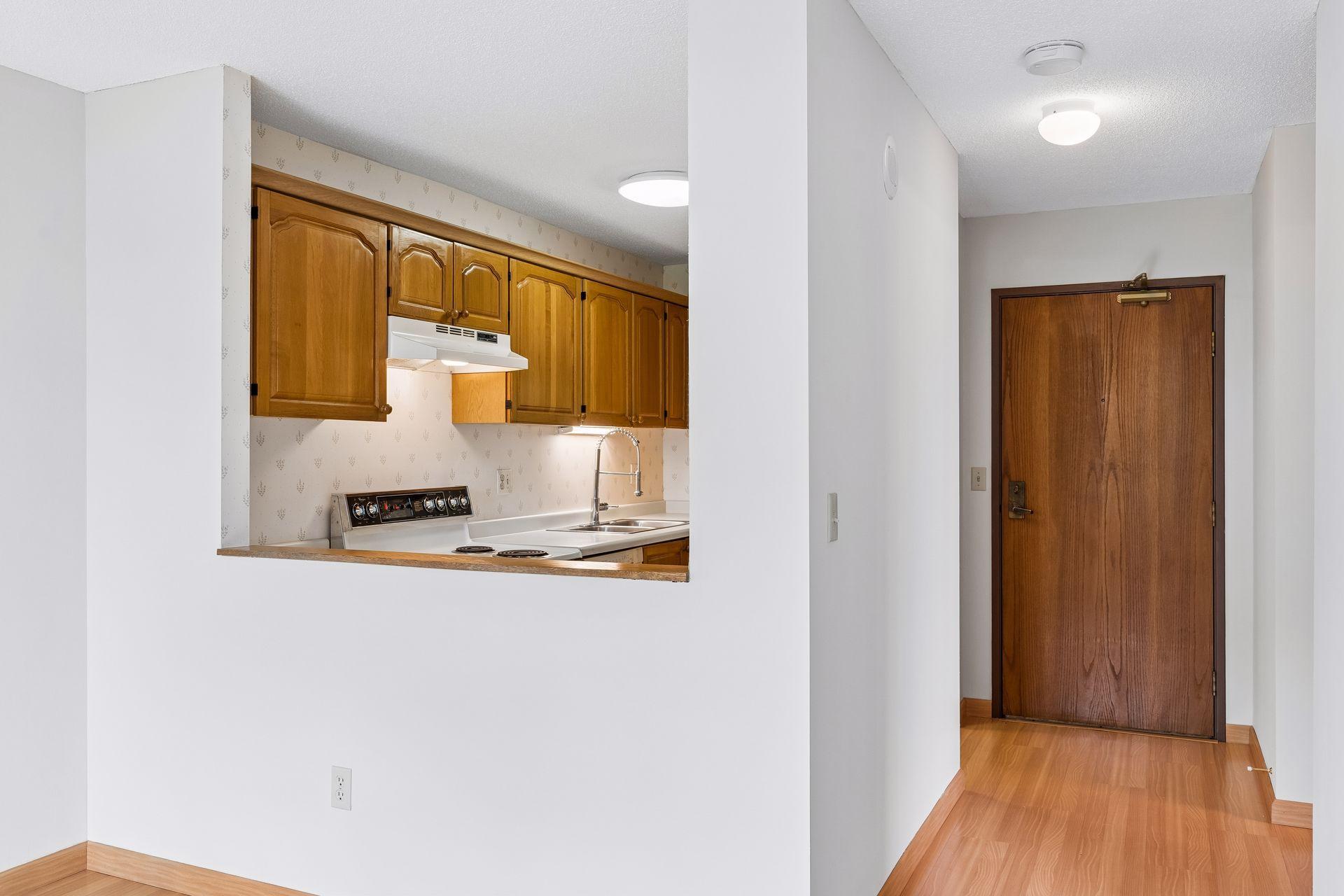 2nd image of 1425 W 28th St #315, Minneapolis, MN 55408 | MLS# 7069827