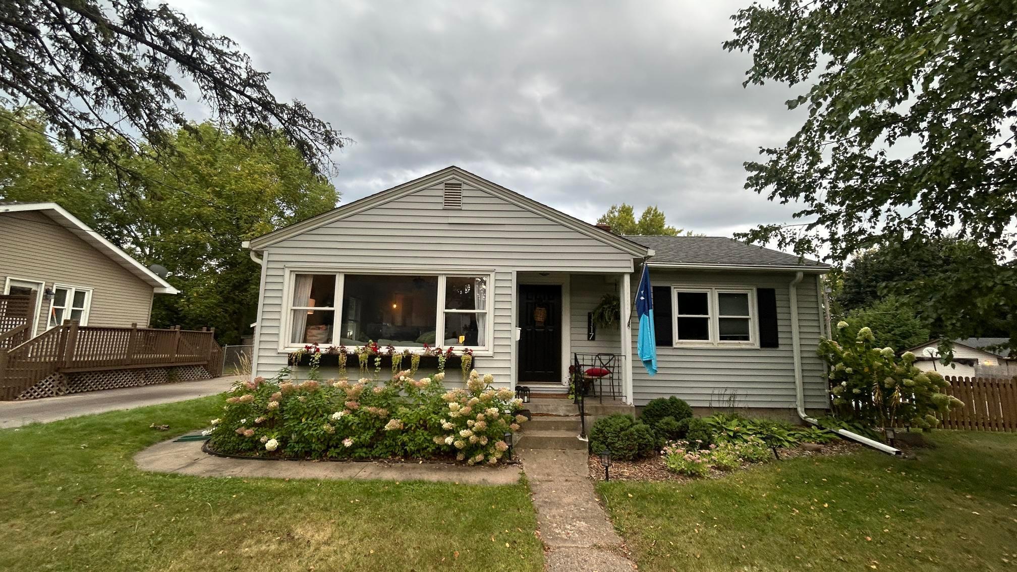 Homes for sale in Stillwater, MN | 1117 Olive St W, Stillwater, MN 55082 | MLS# 7069928
