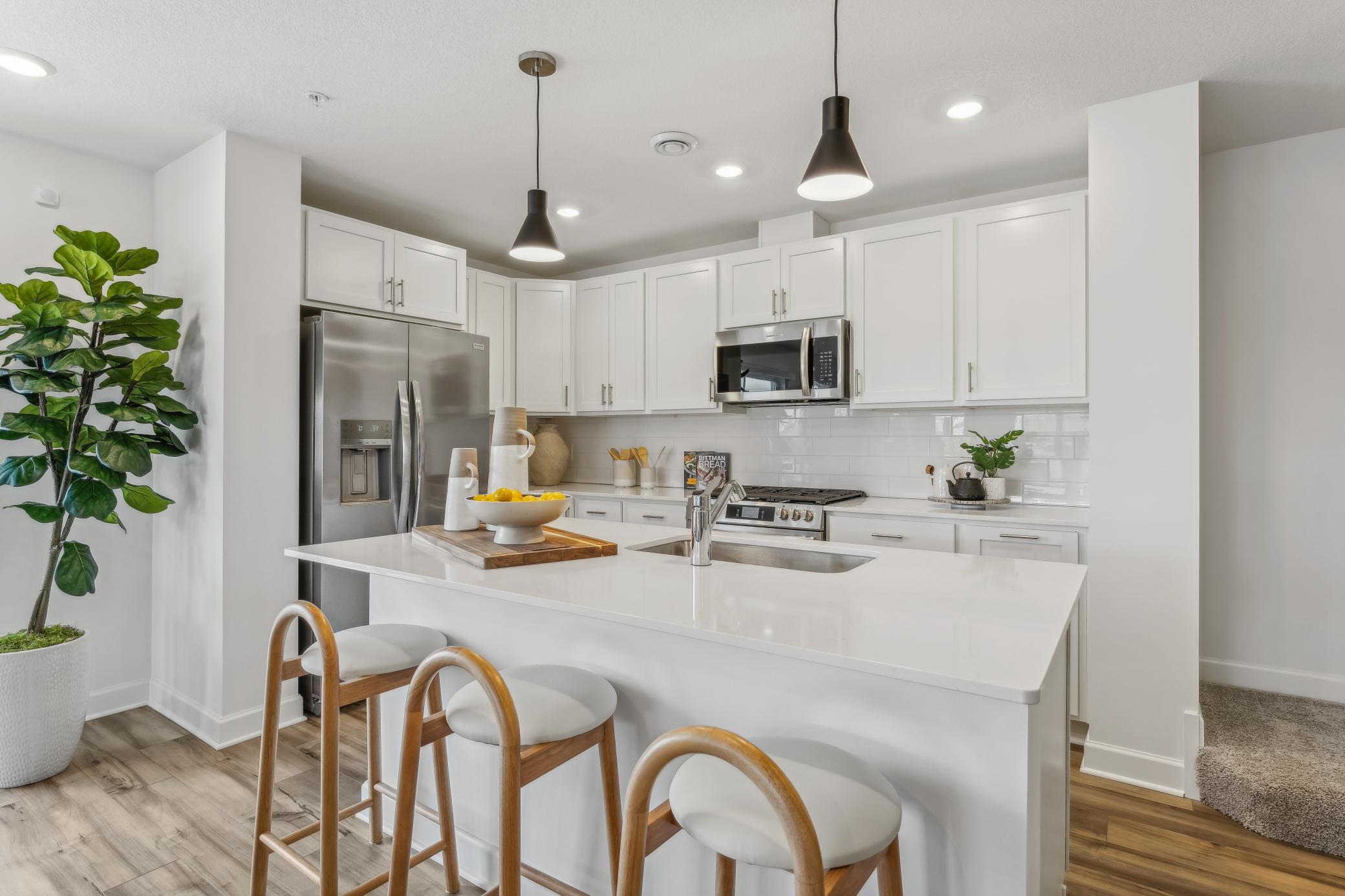 3rd image of 5353 Long Pointe Pass, Saint Paul, MN 55129 | MLS# 7070385