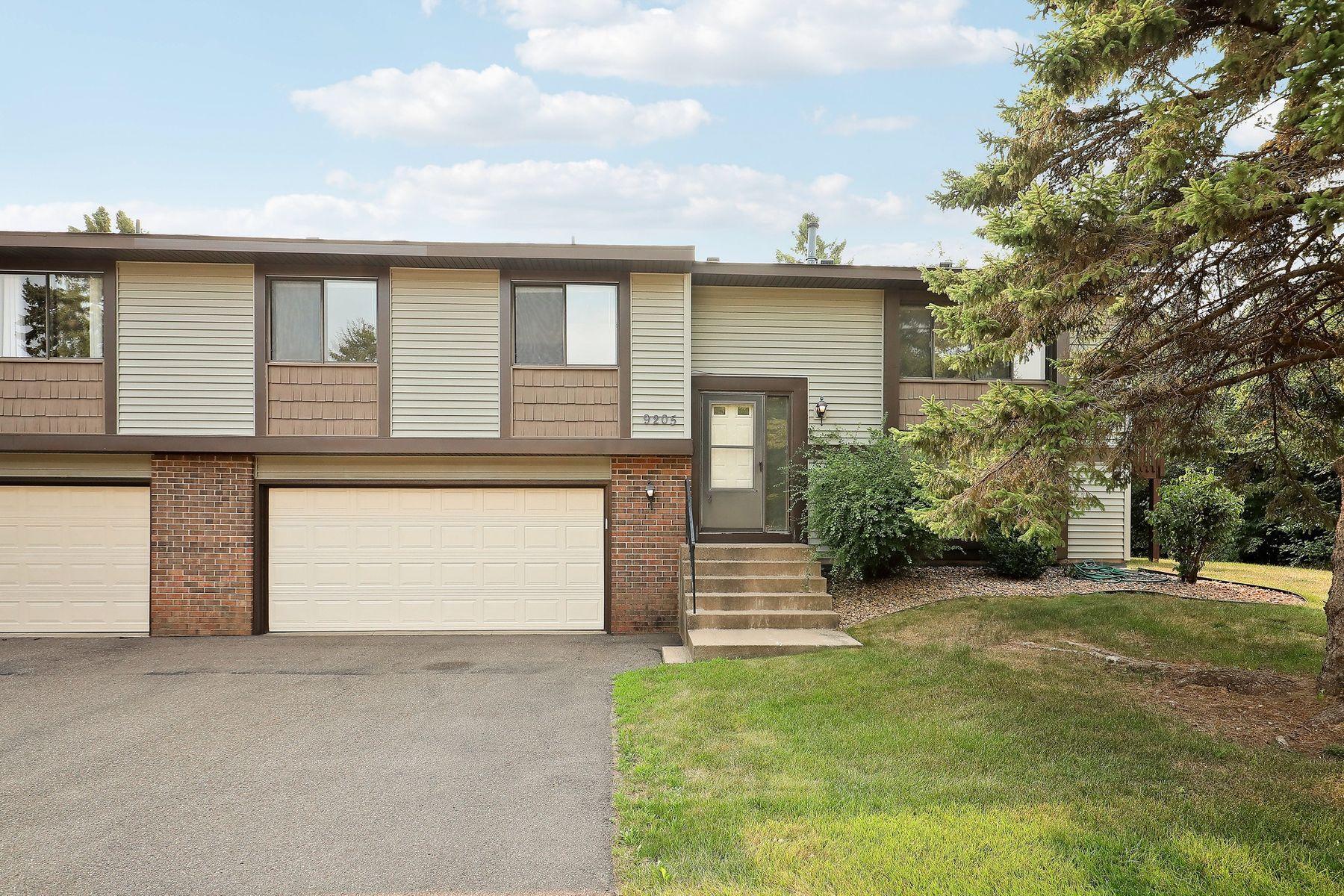 1st image of 9205 Dartford Rd, Saint Paul, MN 55125 | MLS# 7070463