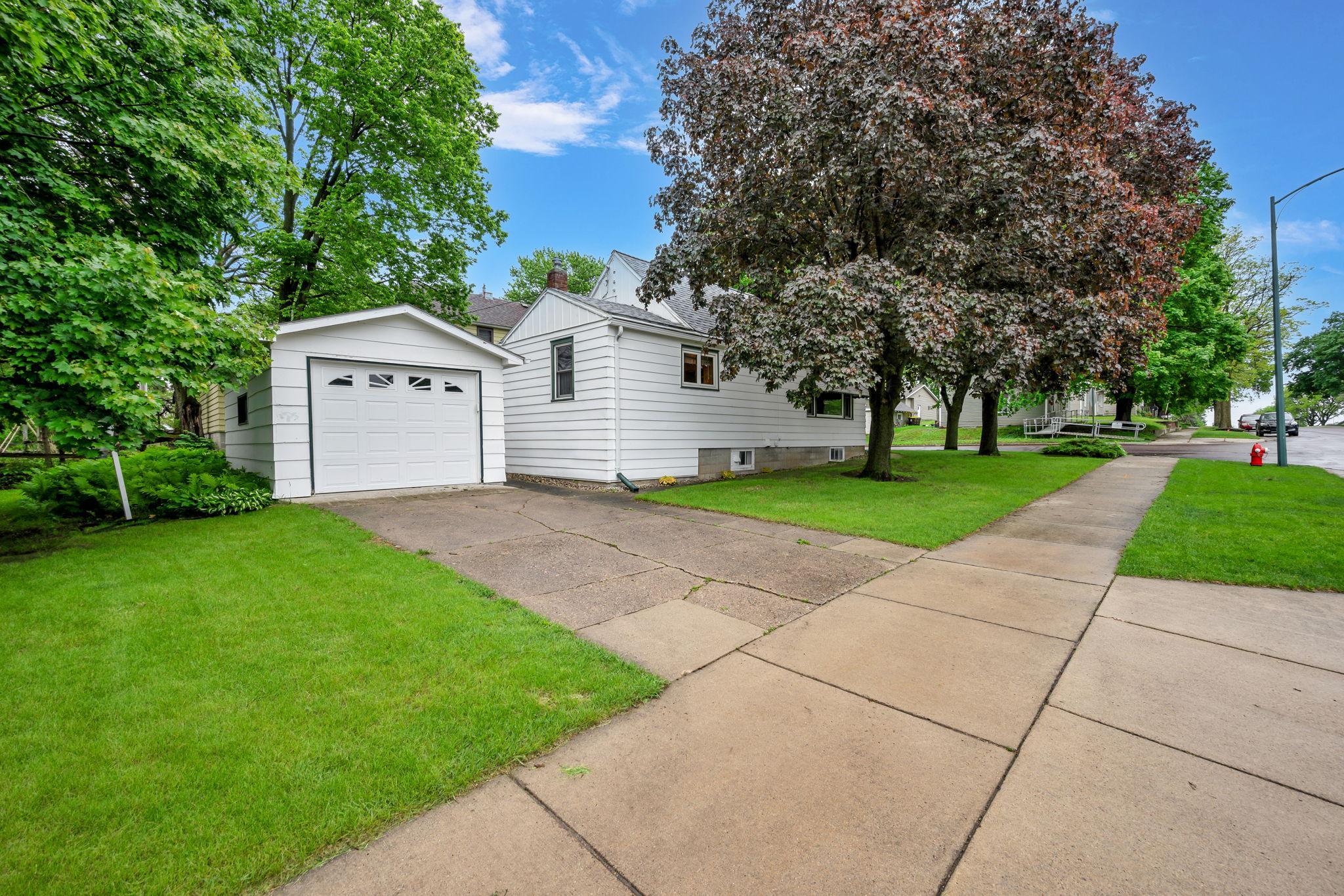 Homes for sale in Fairmont, MN | 120 W 9th St, Fairmont, MN 56031 | MLS# 7070649