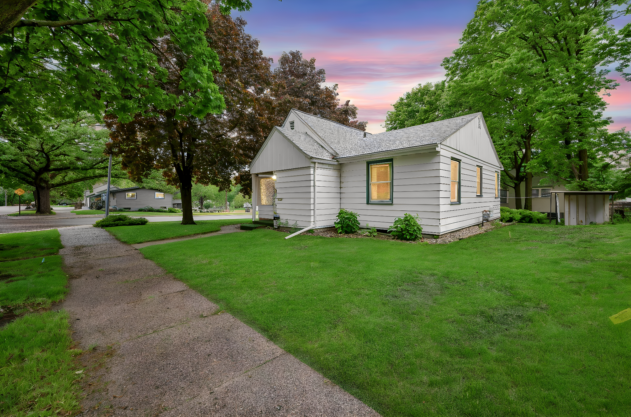 Homes for sale in Fairmont, MN | 120 W 9th St, Fairmont, MN 56031 | MLS# 7070649