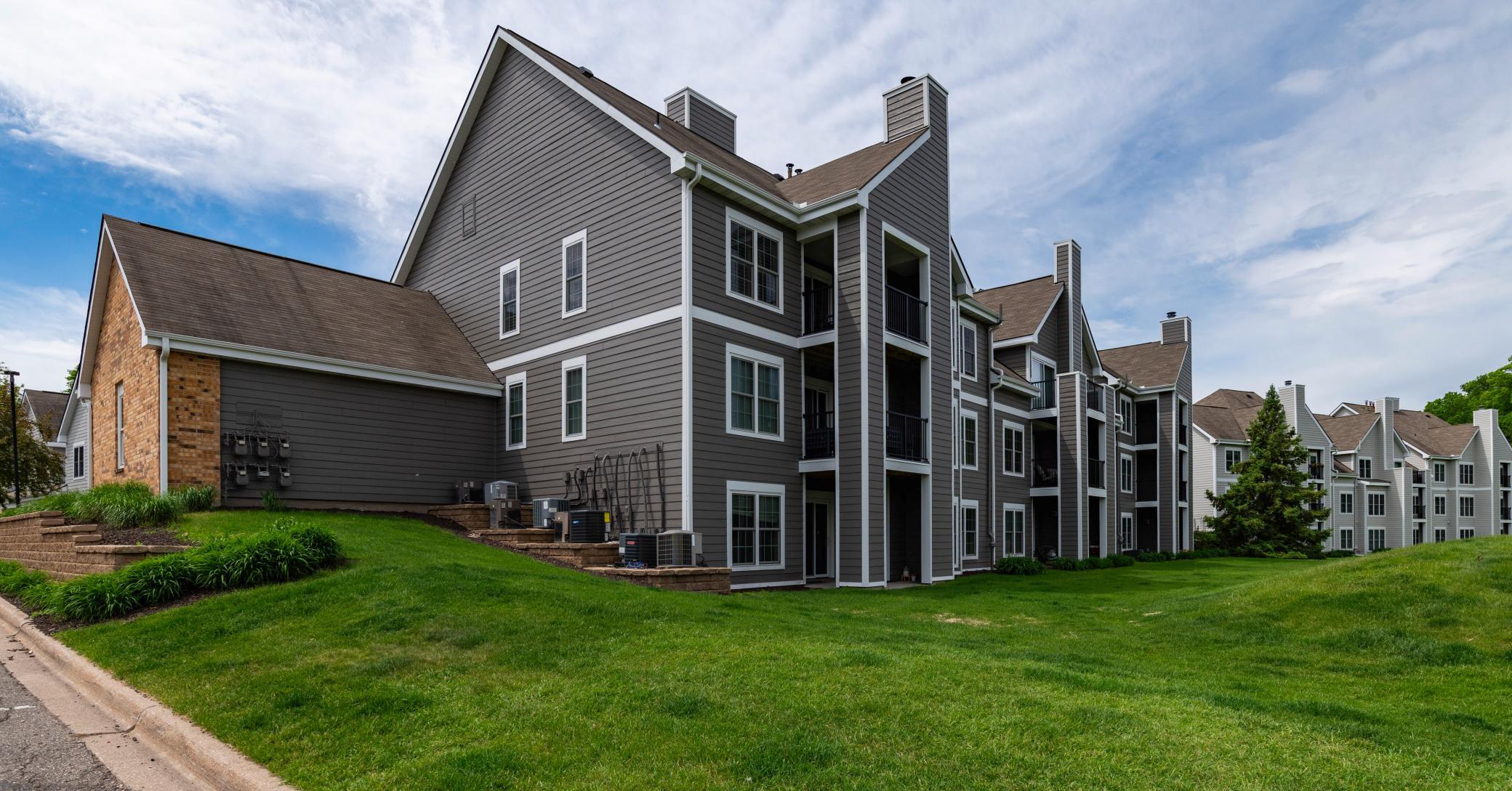 Homes for sale in Minnetonka, MN | 6155 Chasewood Pkwy #201, Minnetonka, MN 55343 | MLS# 7070781
