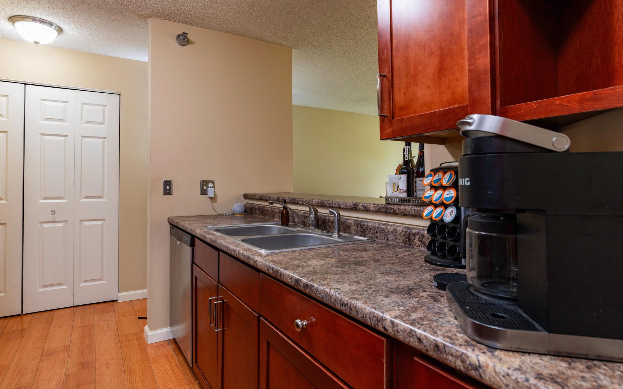 Homes for sale in Minnetonka, MN | 6155 Chasewood Pkwy #201, Minnetonka, MN 55343 | MLS# 7070781