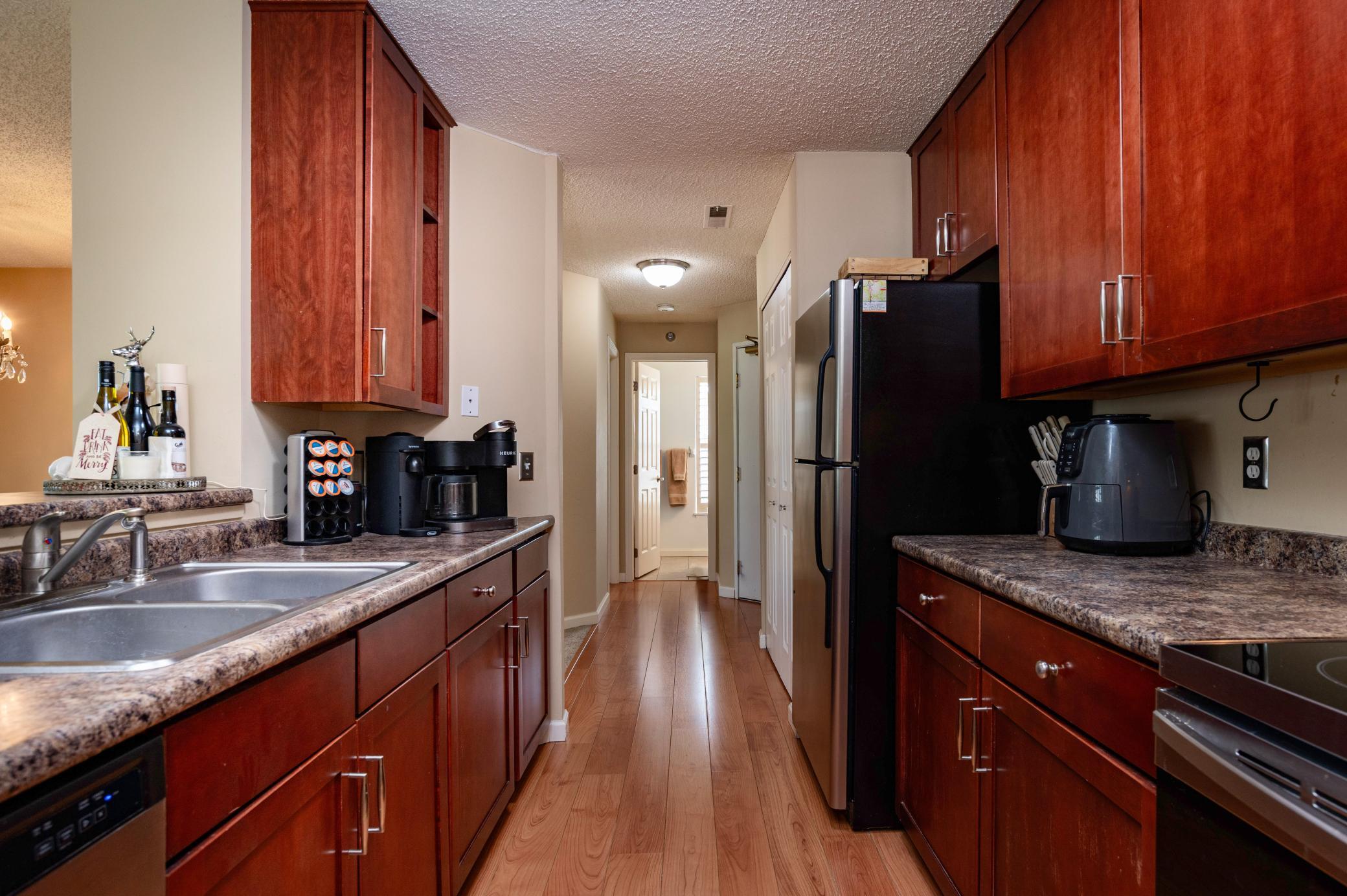 Homes for sale in Minnetonka, MN | 6155 Chasewood Pkwy #201, Minnetonka, MN 55343 | MLS# 7070781
