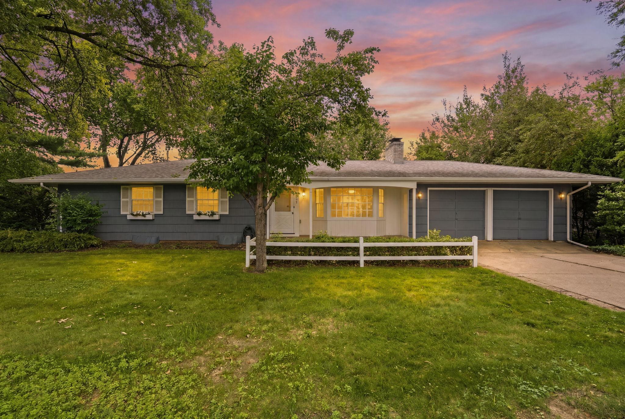 Homes for sale in Falcon Heights, MN | 1937 Autumn St, Falcon Heights, MN 55113 | MLS# 7070898