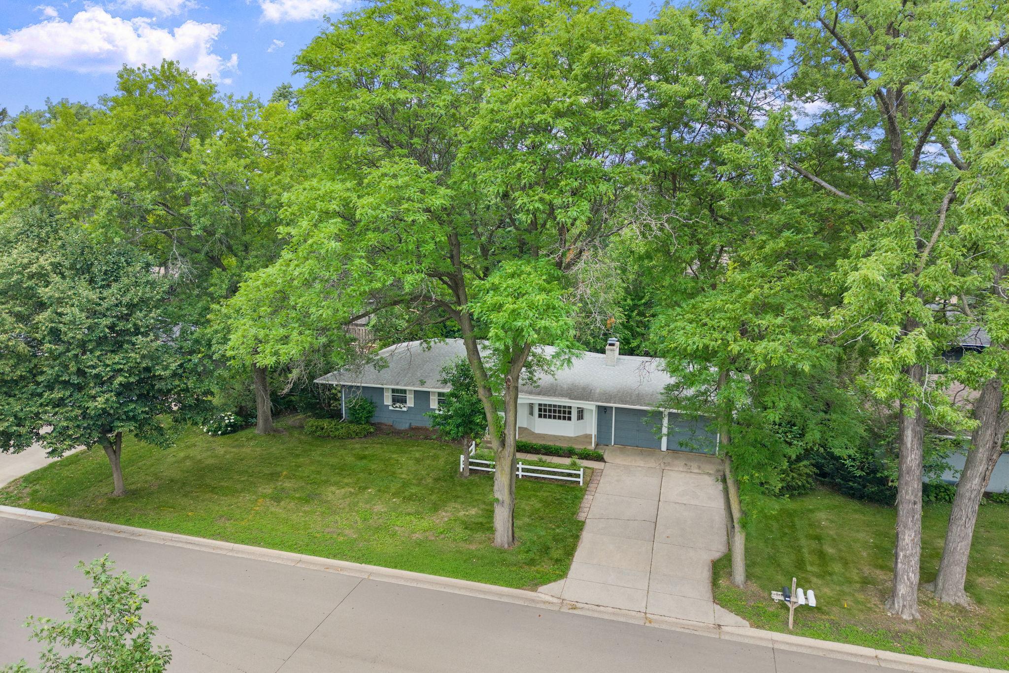 Homes for sale in Falcon Heights, MN | 1937 Autumn St, Falcon Heights, MN 55113 | MLS# 7070898