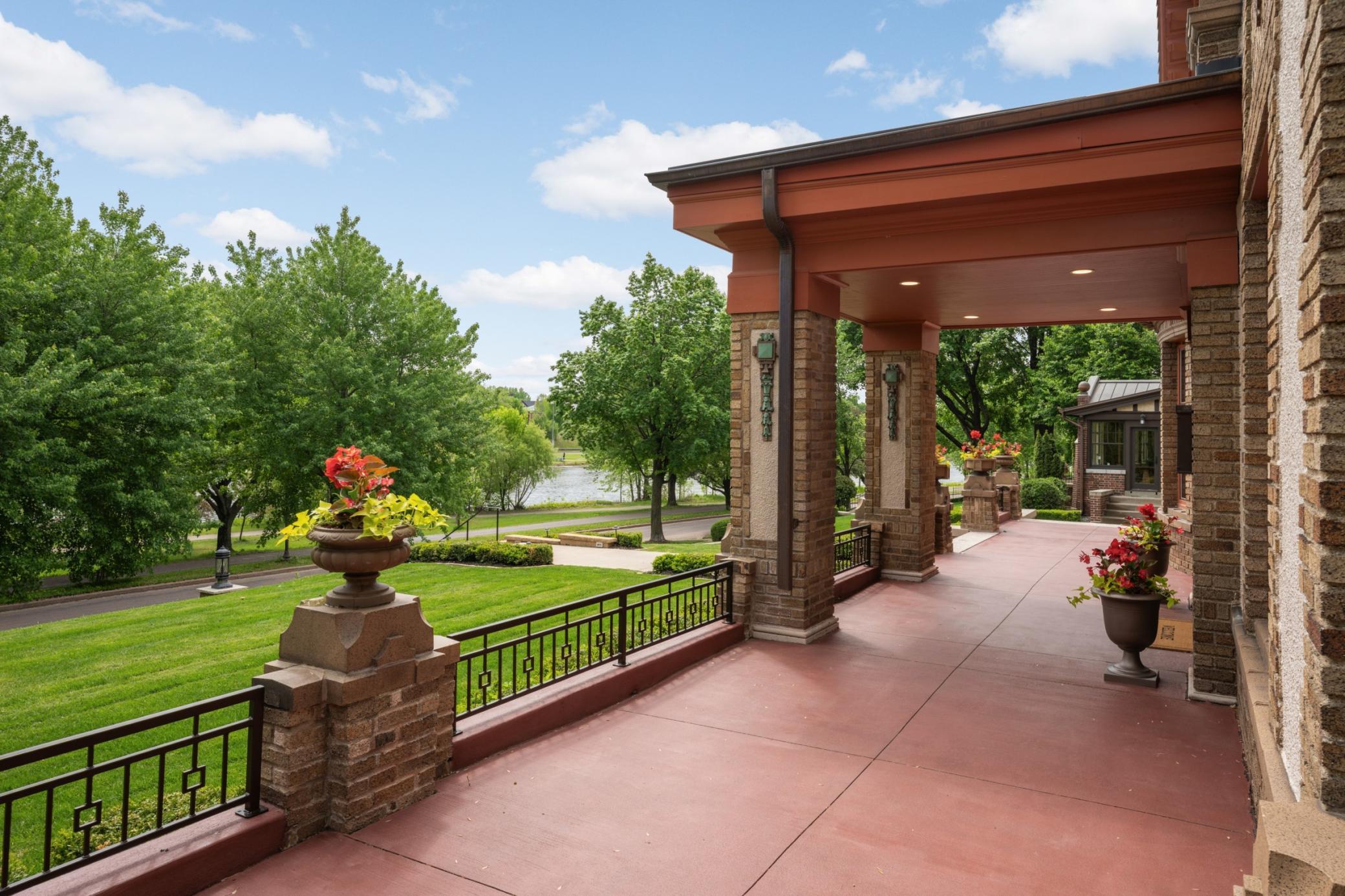 Homes for sale in Minneapolis, MN | 2224 W Lake Of The Isles Pkwy, Minneapolis, MN 55405 | MLS# 7070909