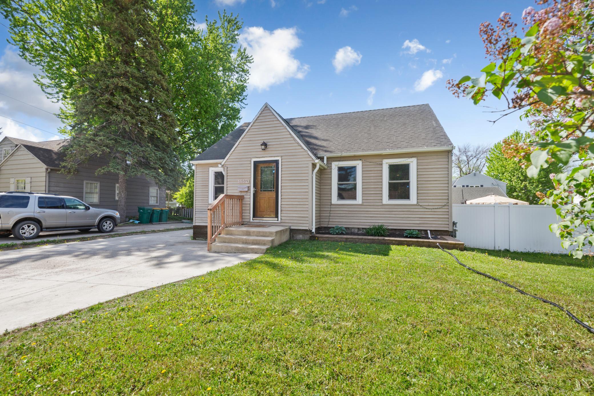 3rd image of 1509 Sunset St, Albert Lea, MN 56007 | MLS# 7071011