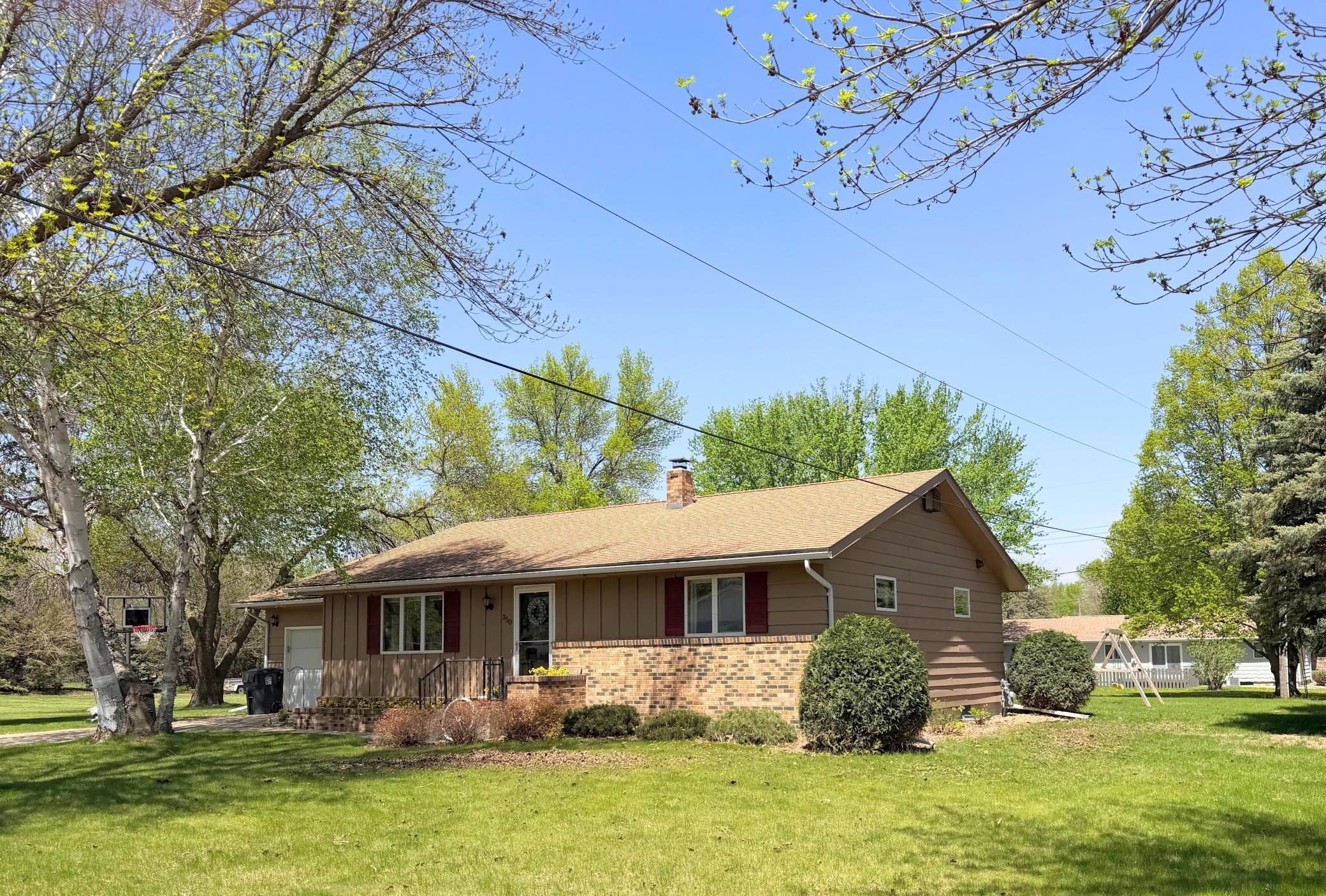 Homes for sale in Walnut Grove, MN | 350 Park St, Walnut Grove, MN 56180 | MLS# 7071344
