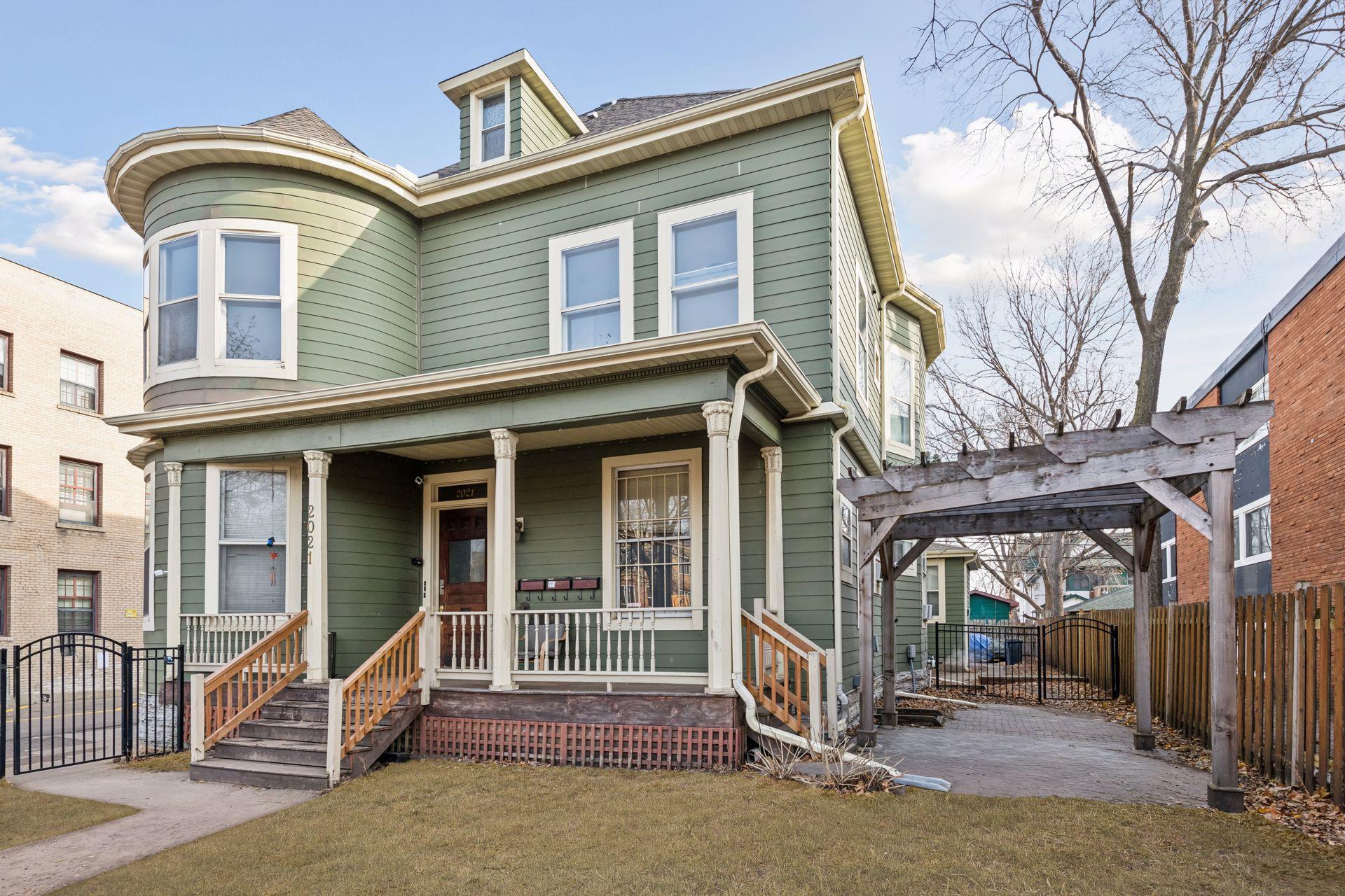 Homes for sale in Minneapolis, MN | 2021 3rd Ave S, Minneapolis, MN 55404 | MLS# 7071556
