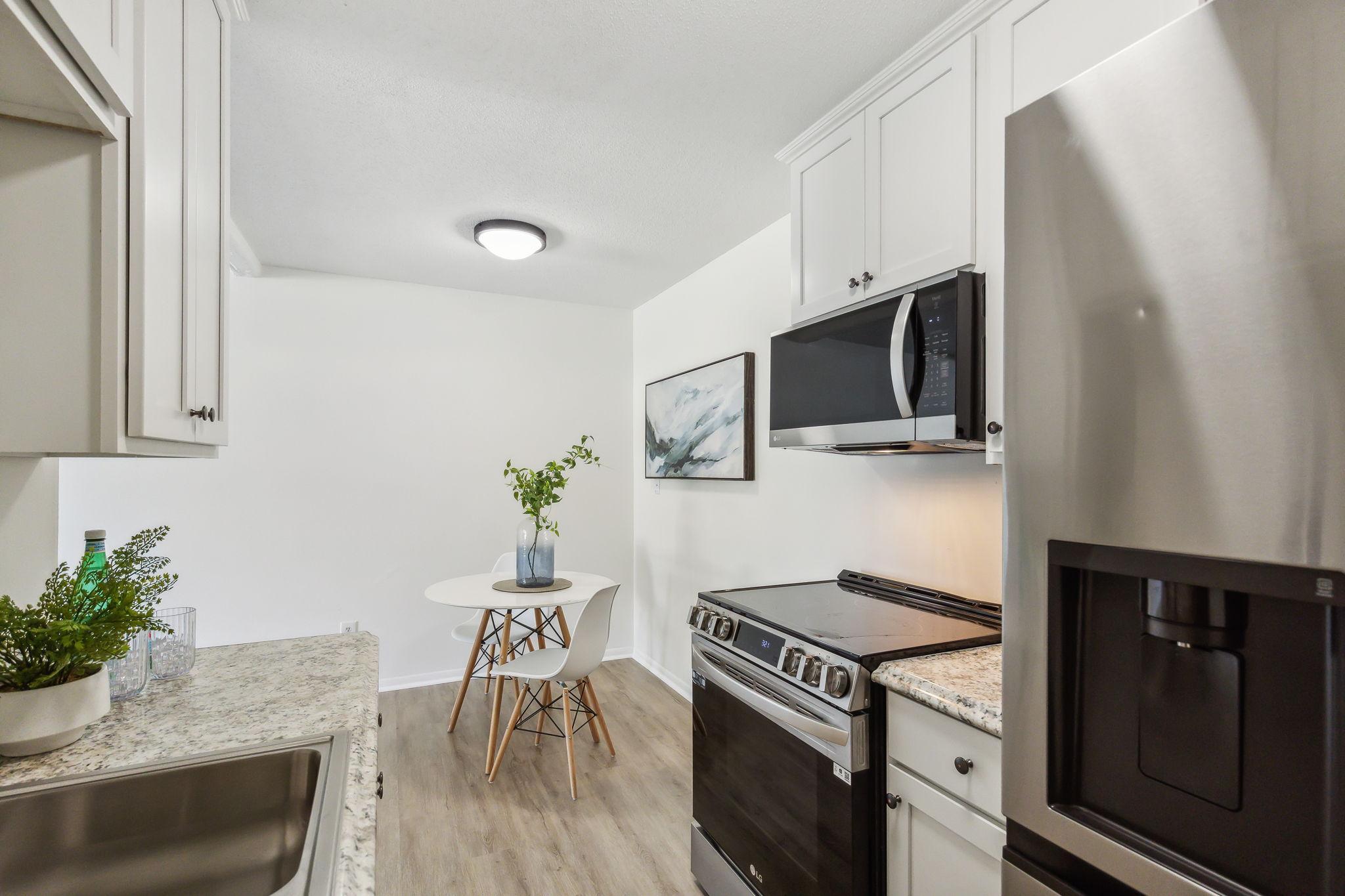 5th image of 2011 E 122nd St, Burnsville, MN 55337