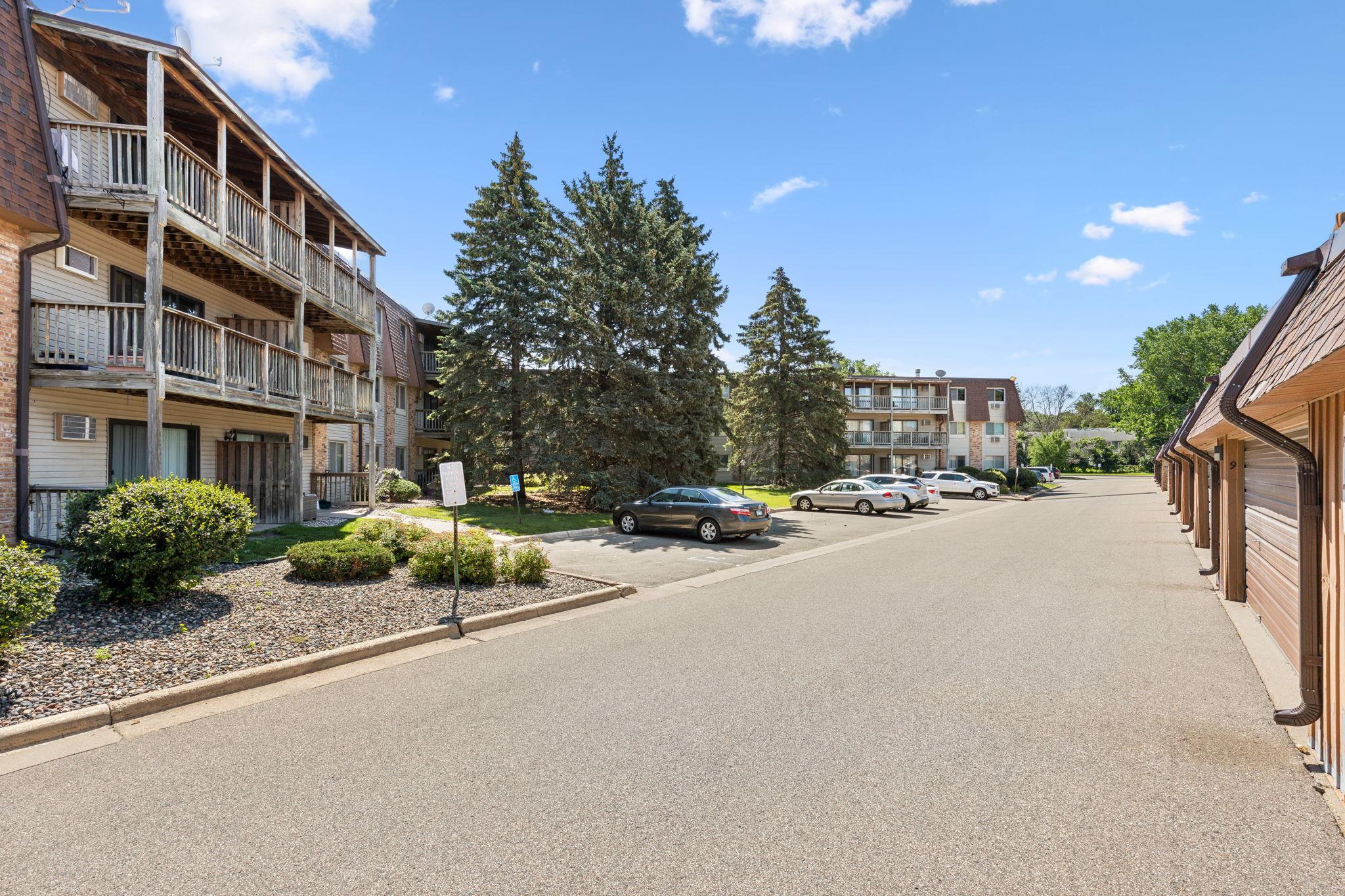 37th image of 2011 E 122nd St #D5, Burnsville, MN 55337 | MLS# 7071634