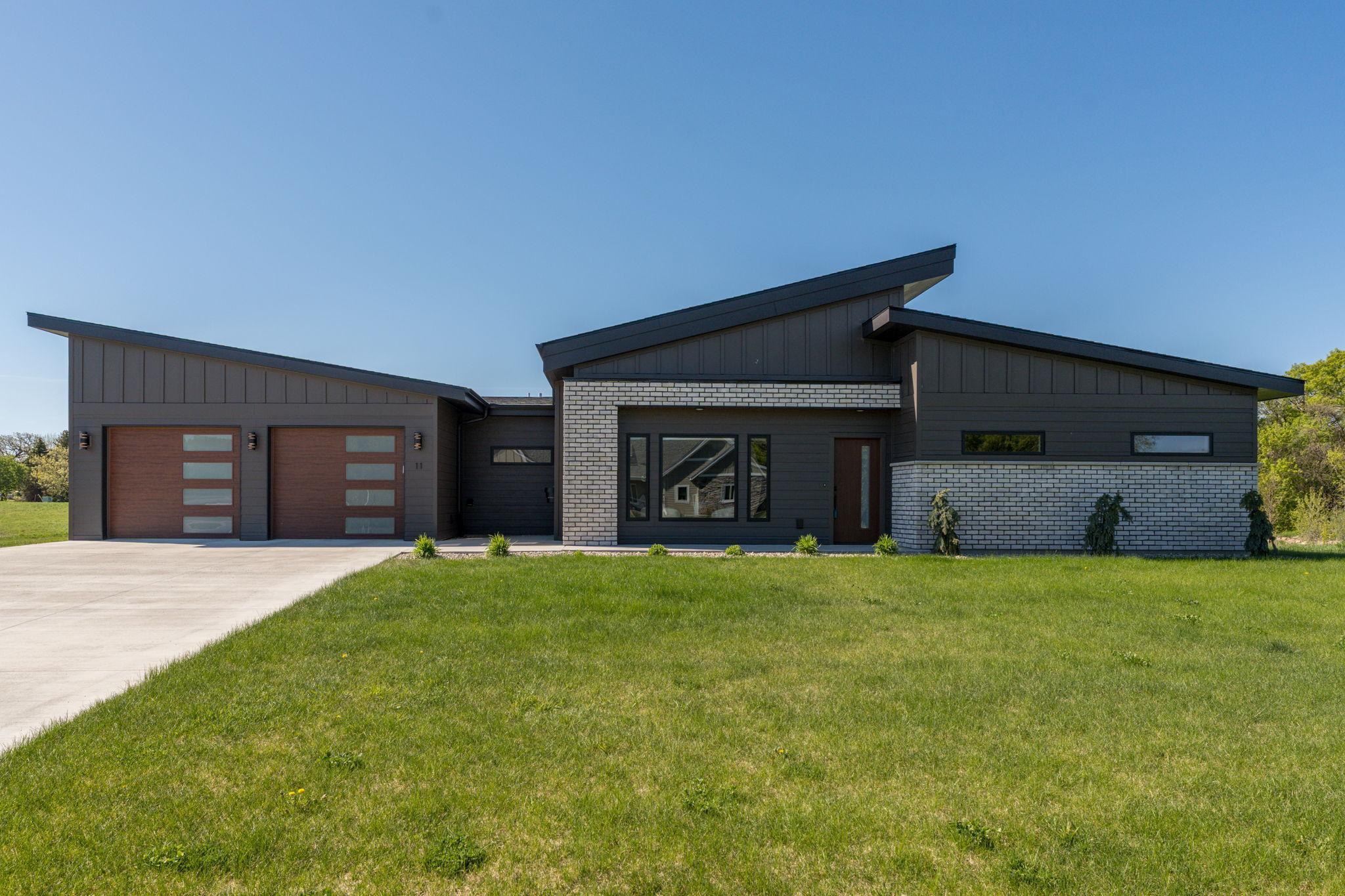 2nd image of 11 South Pointe Ct, North Mankato, MN 56003 | MLS# 7071810
