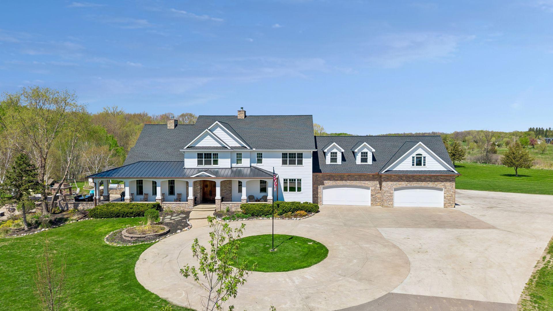 1st image of 36738 Oriole Ave, Lindstrom, MN 55045 | MLS# 7071828