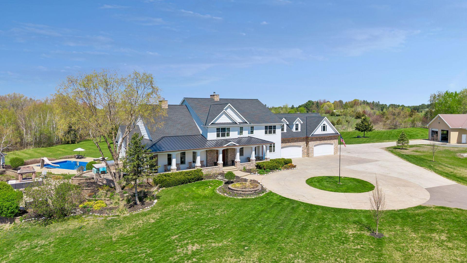 2nd image of 36738 Oriole Ave, Lindstrom, MN 55045 | MLS# 7071828