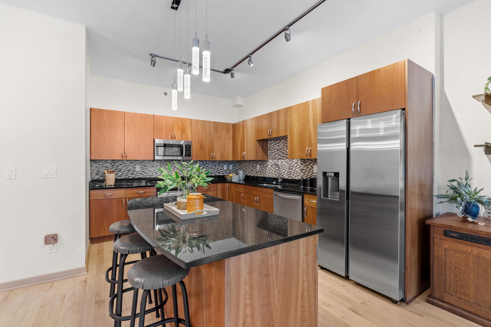 1st image of 215 10th Ave S #207, Minneapolis, MN 55415 | MLS# 7071940