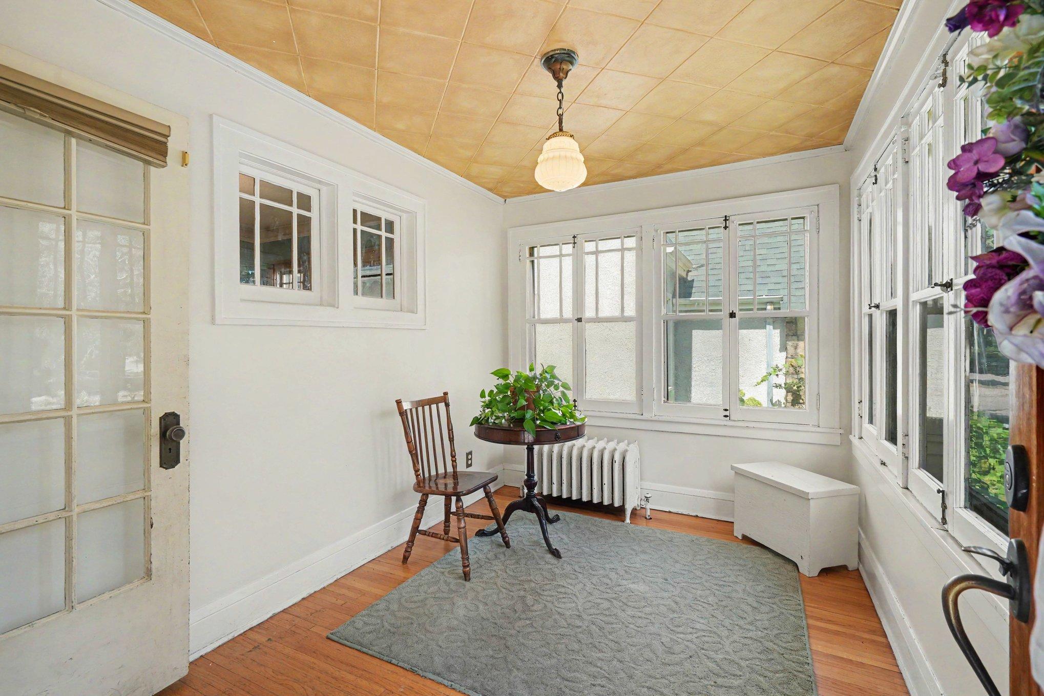 3rd image of 3855 Sheridan Ave N, Minneapolis, MN 55412 | MLS# 7072051