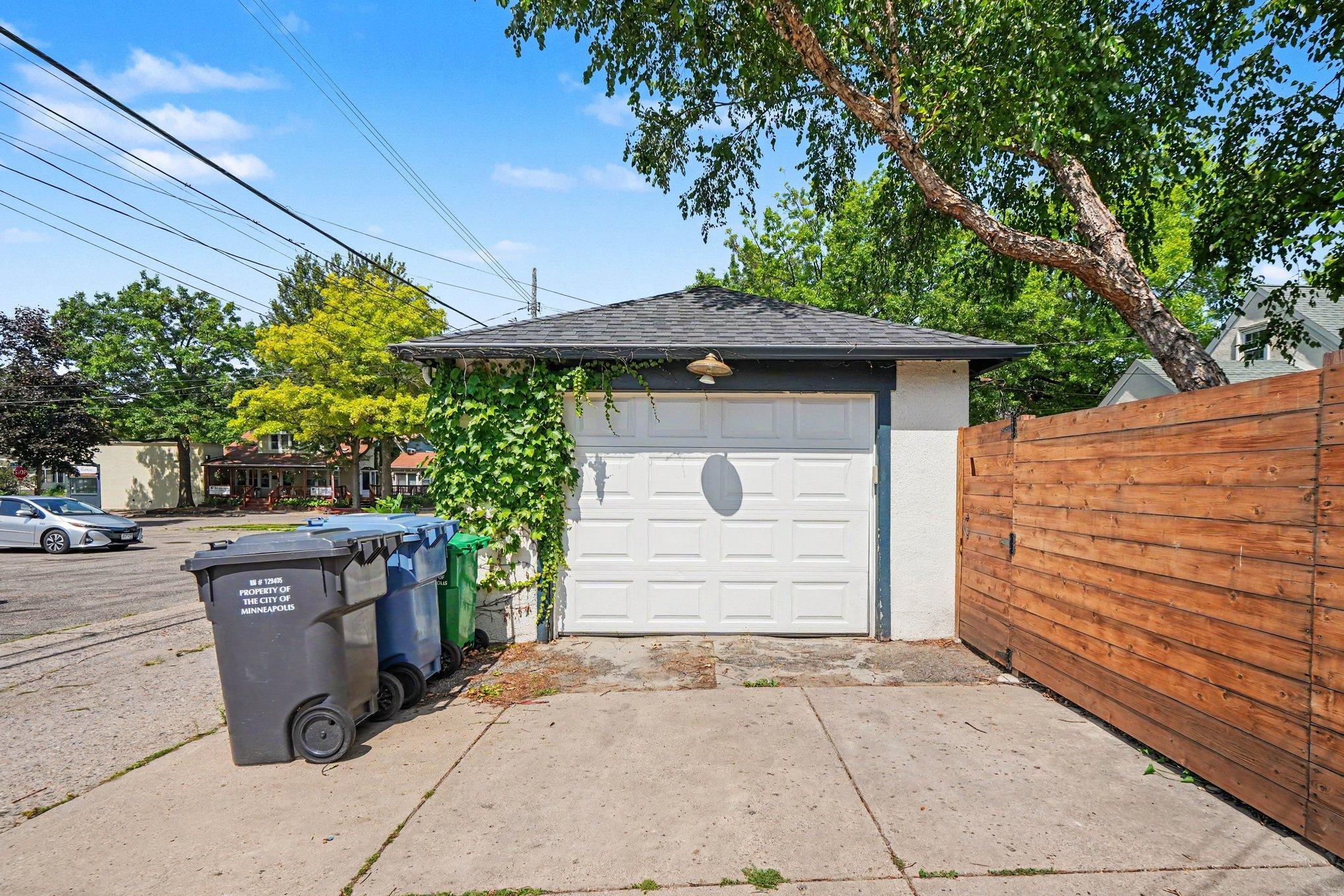 26th image of 3855 Sheridan Ave N, Minneapolis, MN 55412 | MLS# 7072051