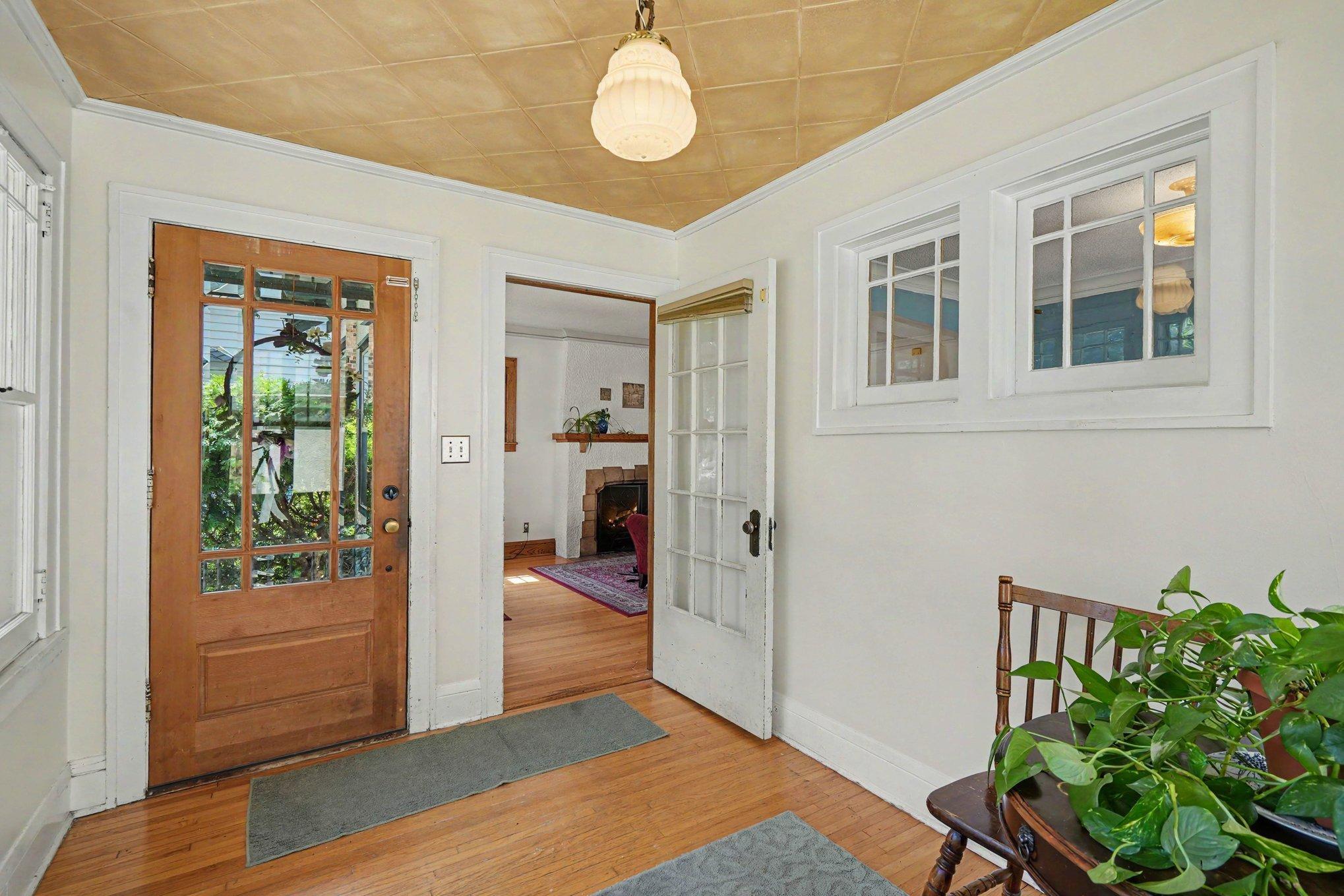 4th image of 3855 Sheridan Ave N, Minneapolis, MN 55412 | MLS# 7072051