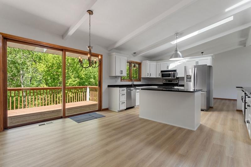 5th image of 1948 Crown Point Dr, Mendota Heights, MN 55118 | MLS# 7072078