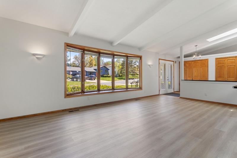 3rd image of 1948 Crown Point Dr, Mendota Heights, MN 55118 | MLS# 7072078