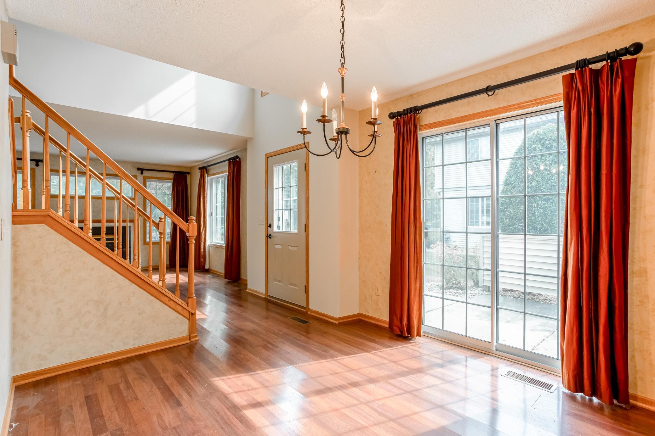 5th image of 1043 Lovell Ln S, Saint Paul, MN 55113 | MLS# 7072696