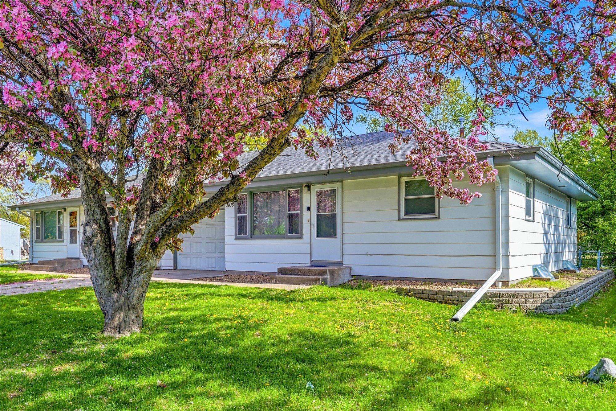 2nd image of 3108 39Th Ave Ne, Saint Anthony, MN 55421 | MLS# 7073168