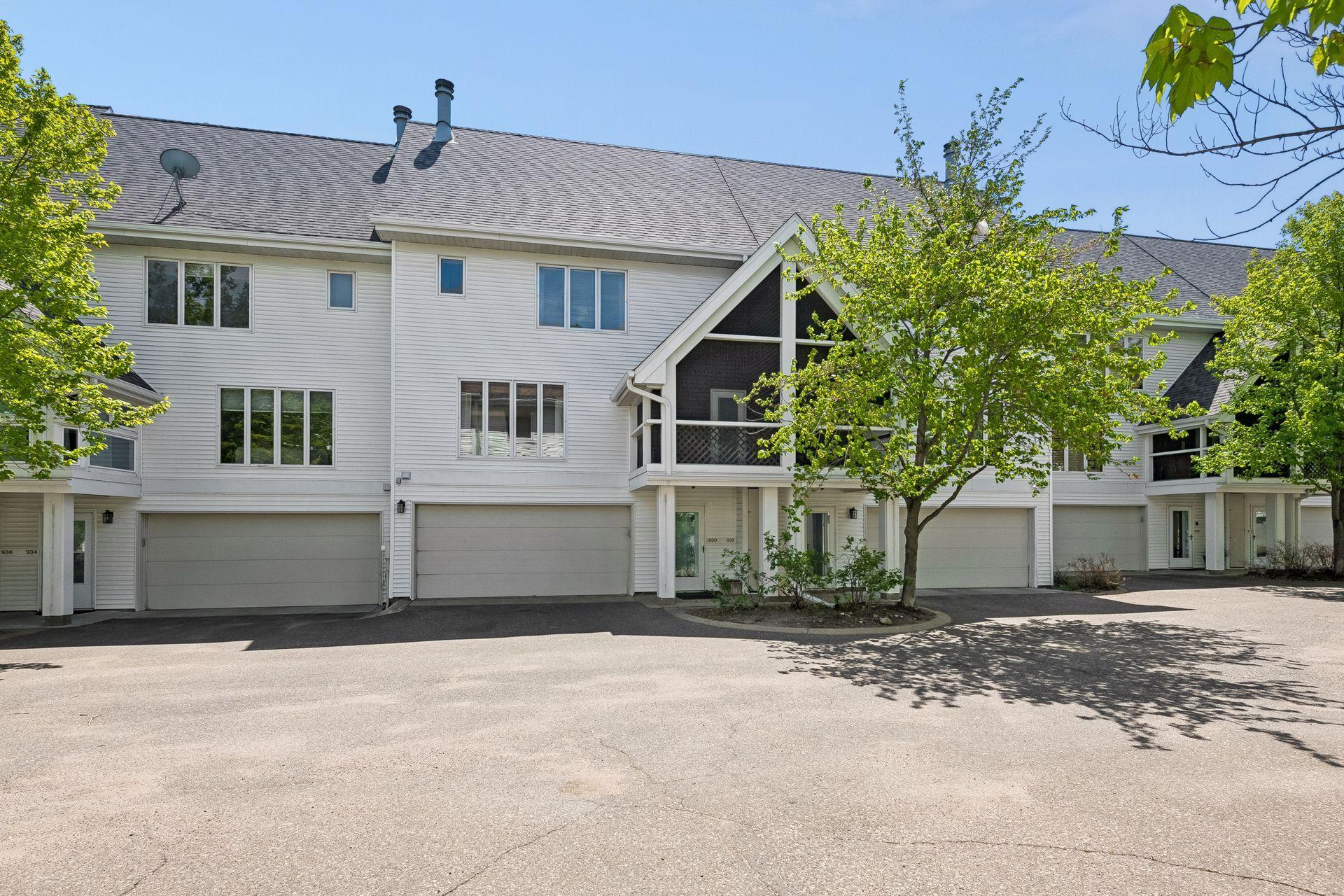 2nd image of 930 Dartmouth Pl Se, Minneapolis, MN 55414 | MLS# 7073458
