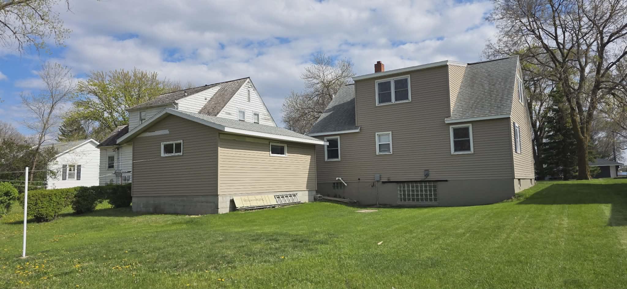 Homes for sale in Redwood Falls, MN | 913 E Elm St, Redwood Falls, MN 56283 | MLS# 7073818