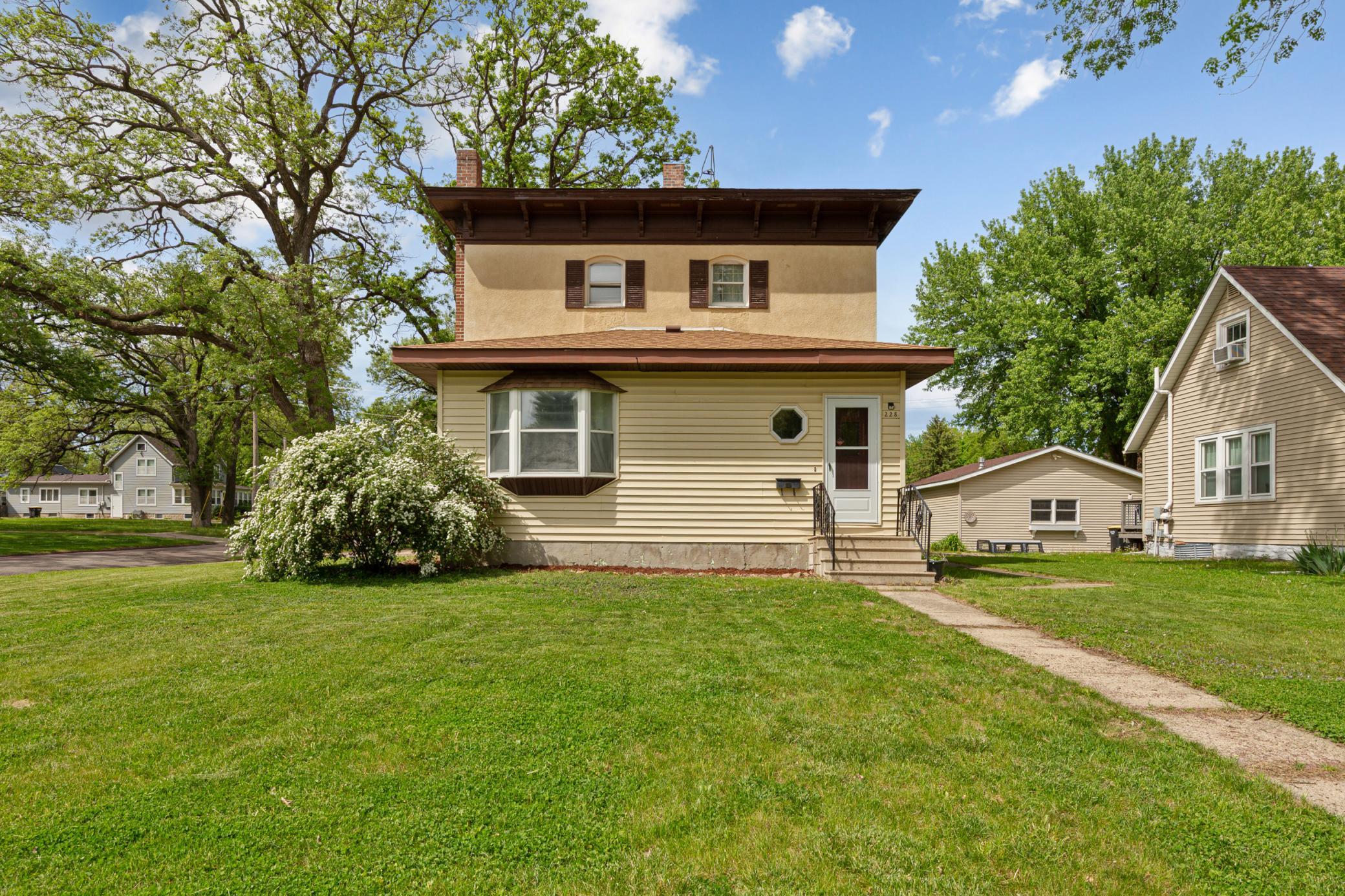 Homes for sale in Blue Earth, MN | 228 W 4th St, Blue Earth, MN 56013 | MLS# 7073949