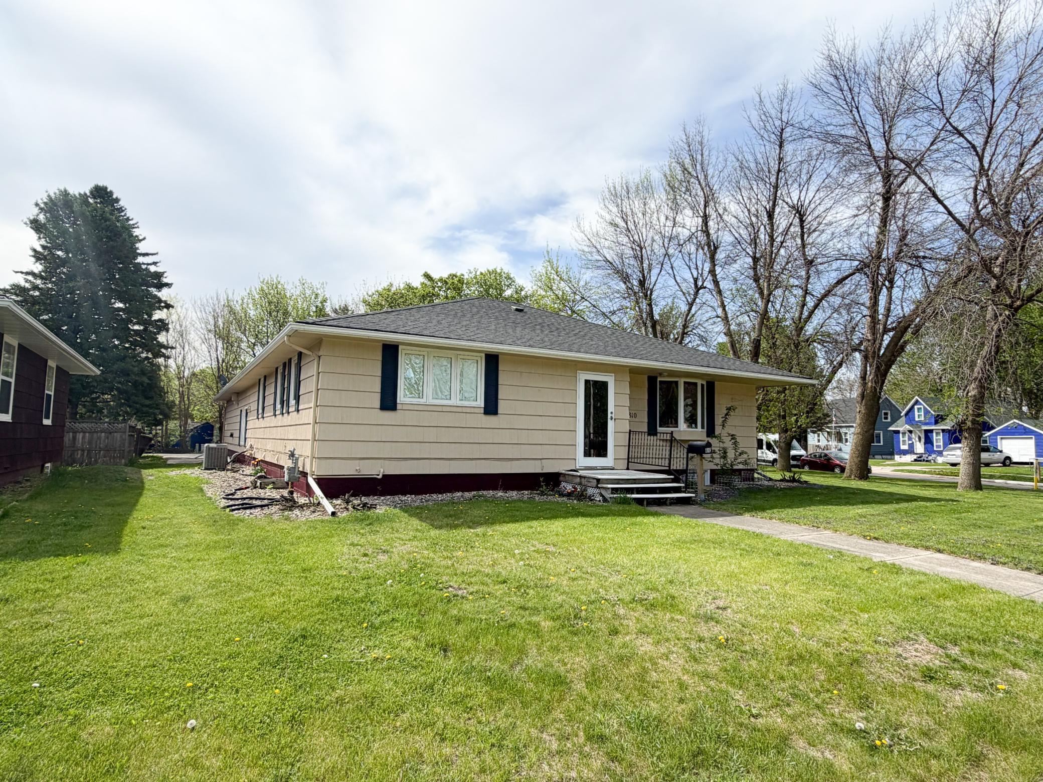 Homes for sale in Worthington, MN | 810 8th Ave, Worthington, MN 56187 | MLS# 7074235