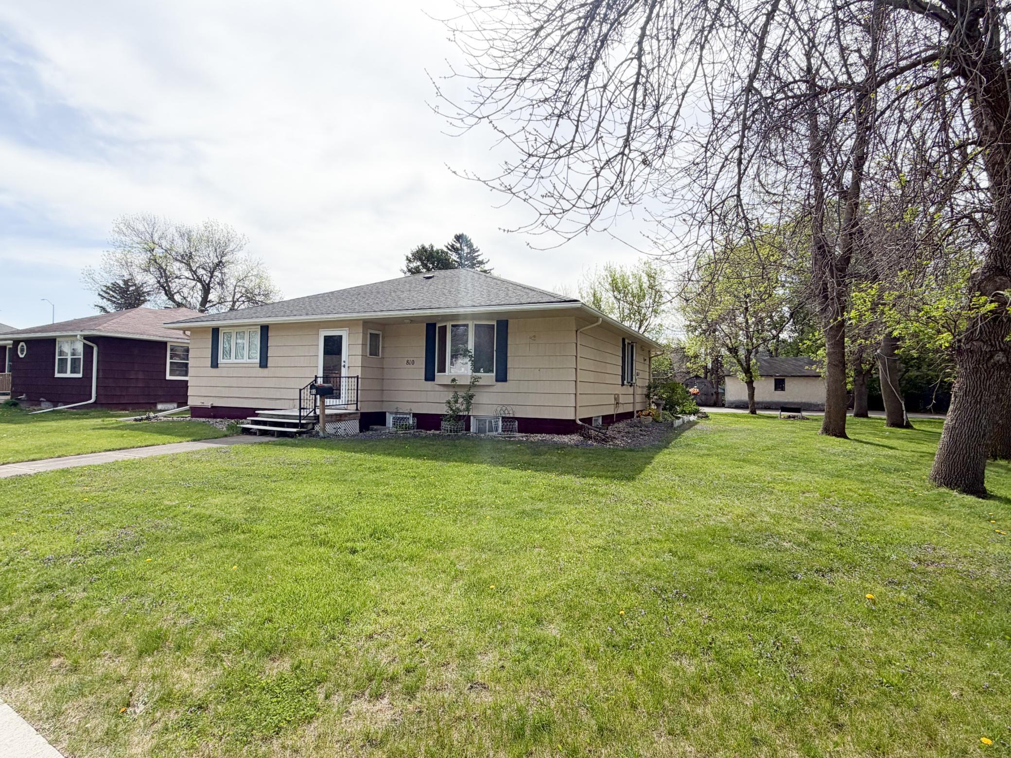 Homes for sale in Worthington, MN | 810 8th Ave, Worthington, MN 56187 | MLS# 7074235