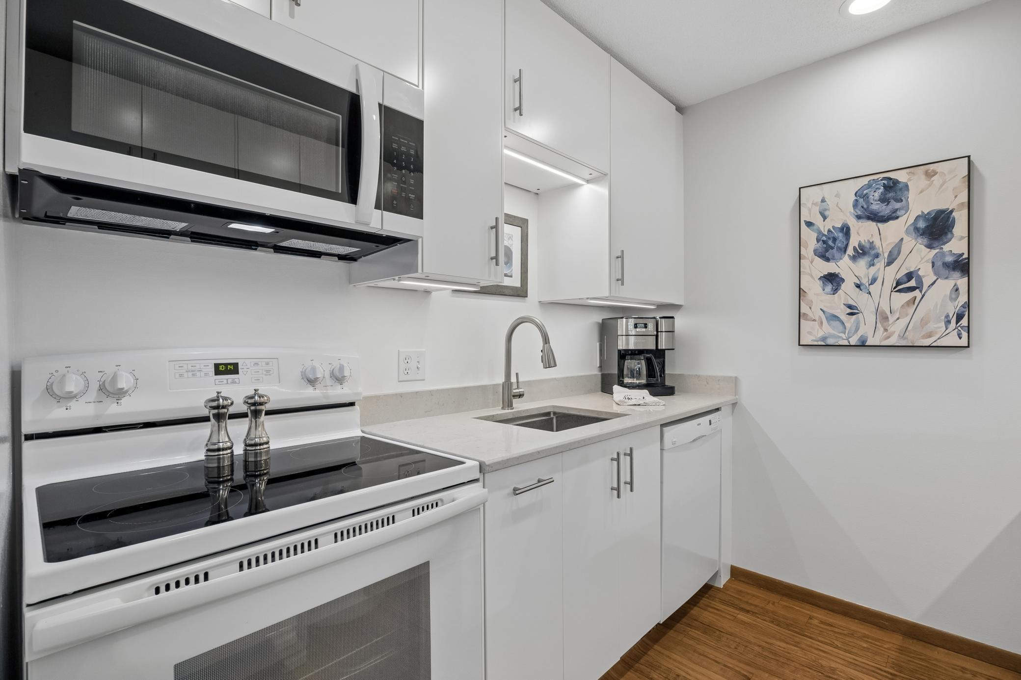 2nd image of 35 Nathan Ln N #303, Plymouth, MN 55441 | MLS# 7074330