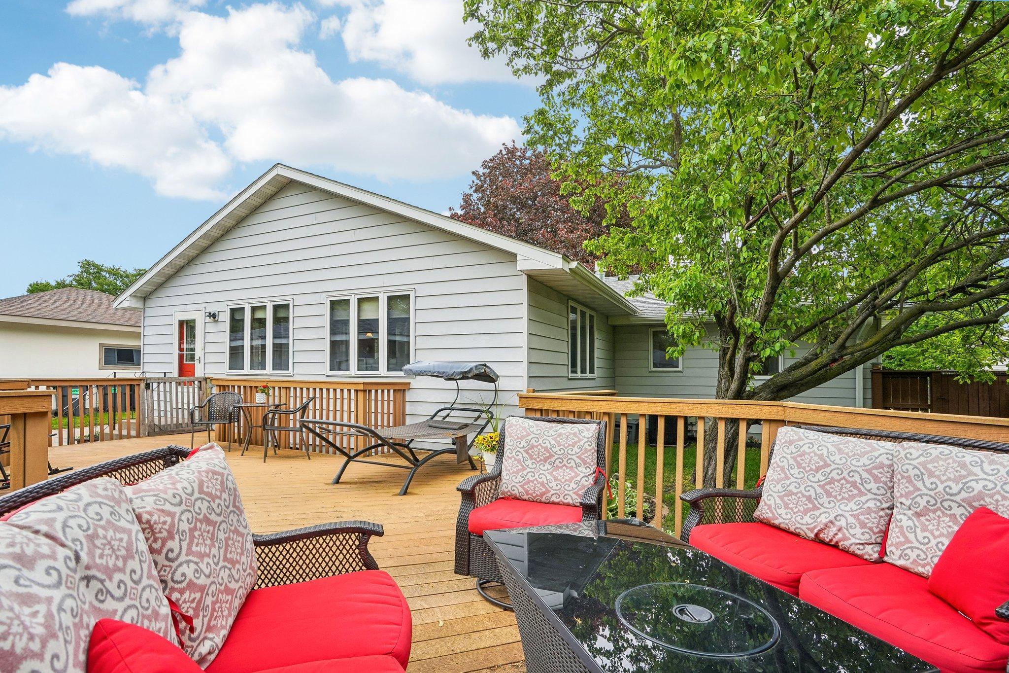 4th image of 2908 Roosevelt St Ne, Saint Anthony, MN 55418 | MLS# 7074599